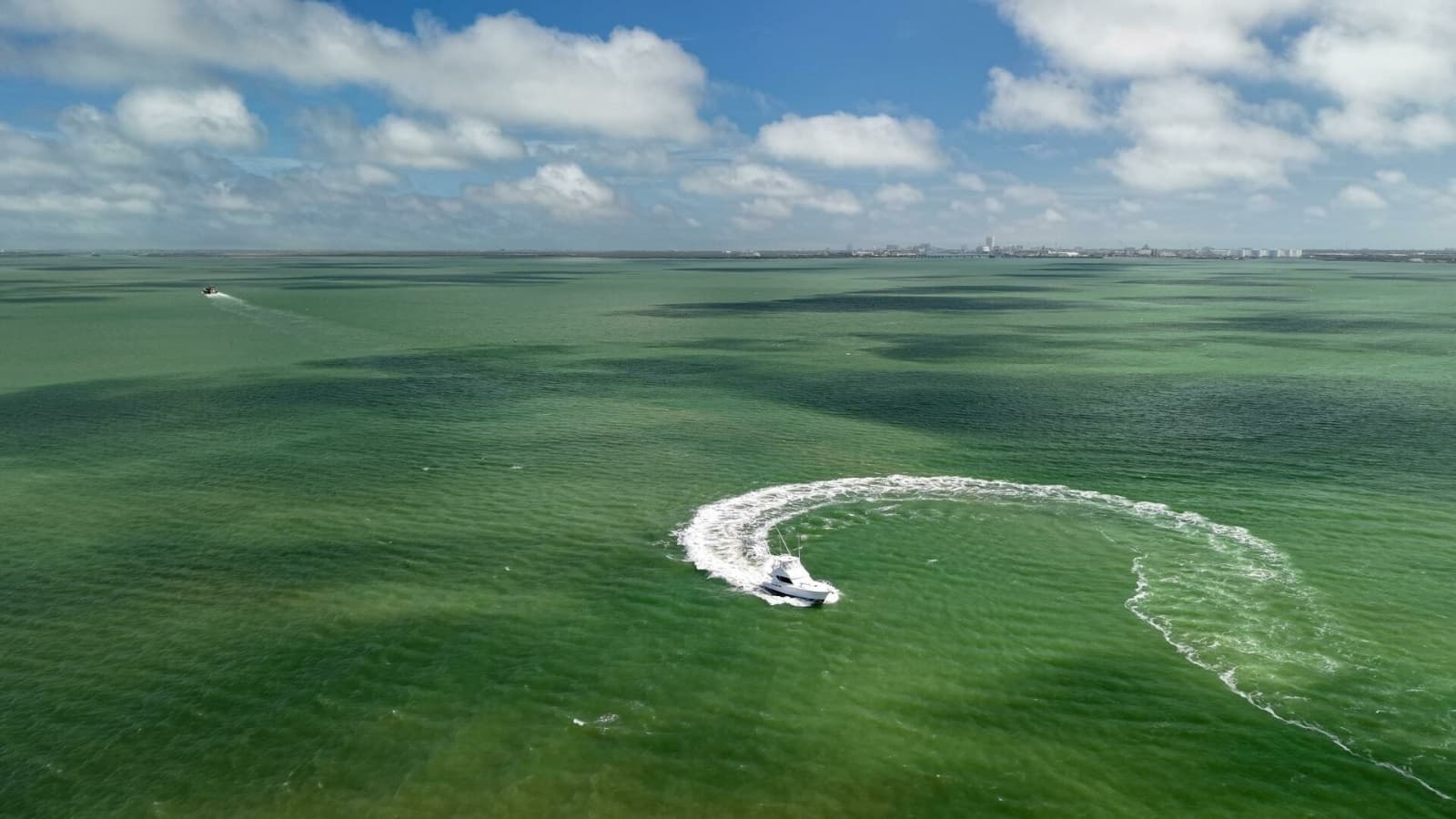 2002 Hatteras 50 Convertible - Photo 44