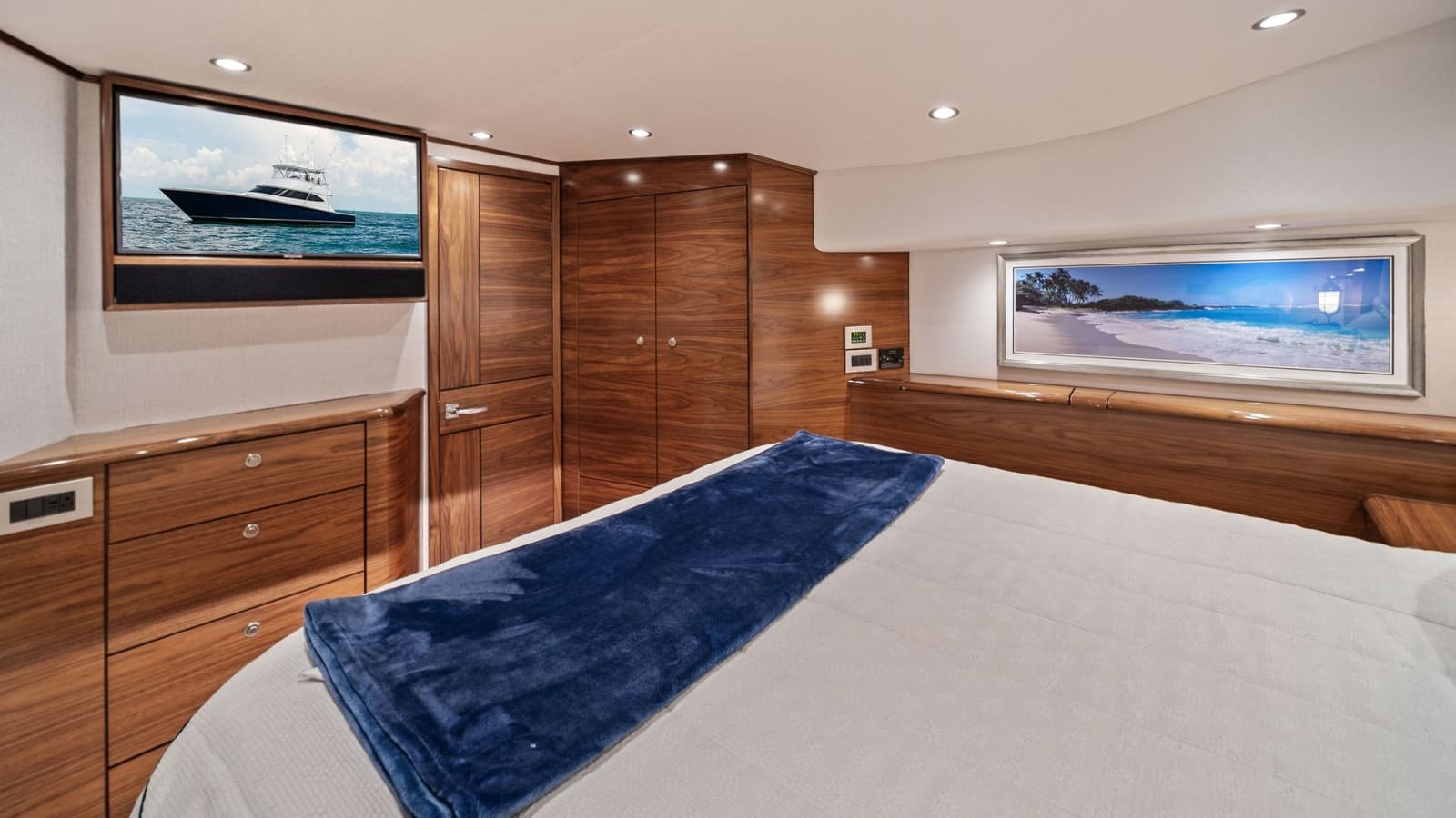 2024 Viking 64 Convertible - Photo 49
