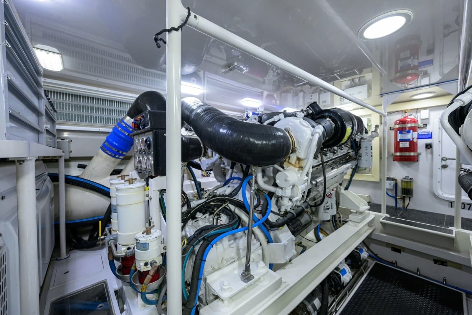 2008 Viking 68 Convertible - Photo 43