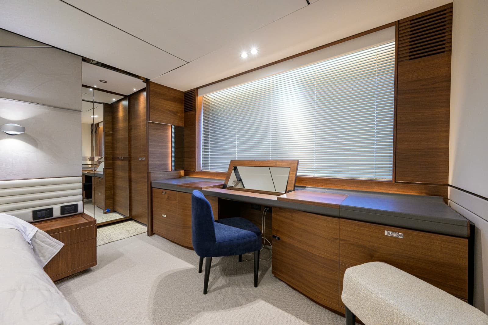 2022 Princess Y78 - Photo 13