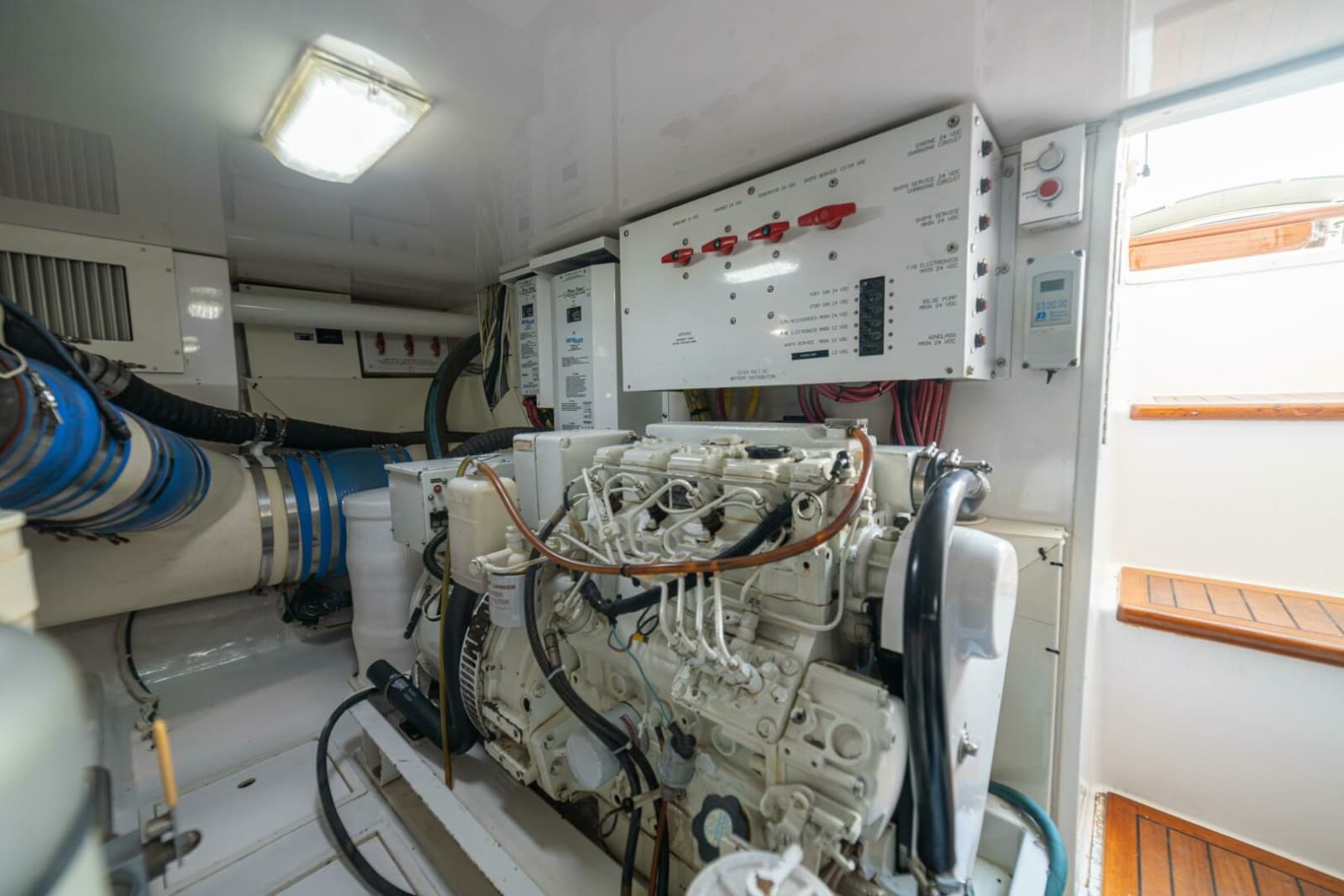 2006 Viking 56 Convertible - Photo 81