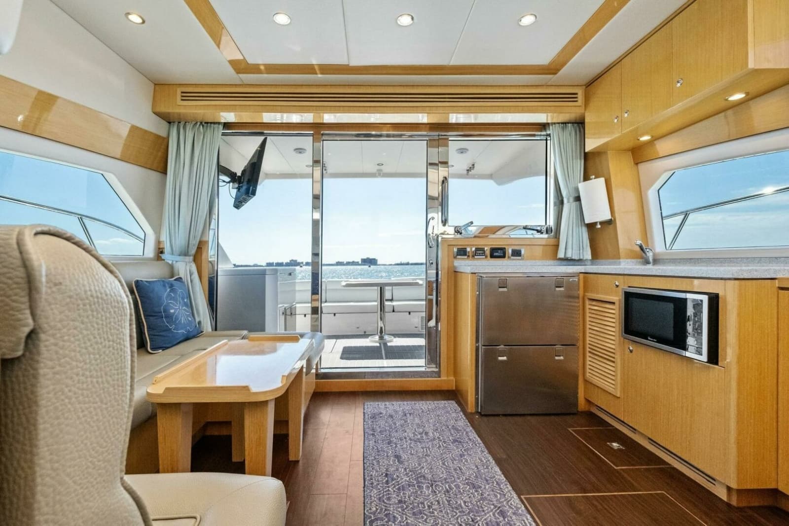 2018 Mares 47 Outboard Express Catamaran - Photo 20