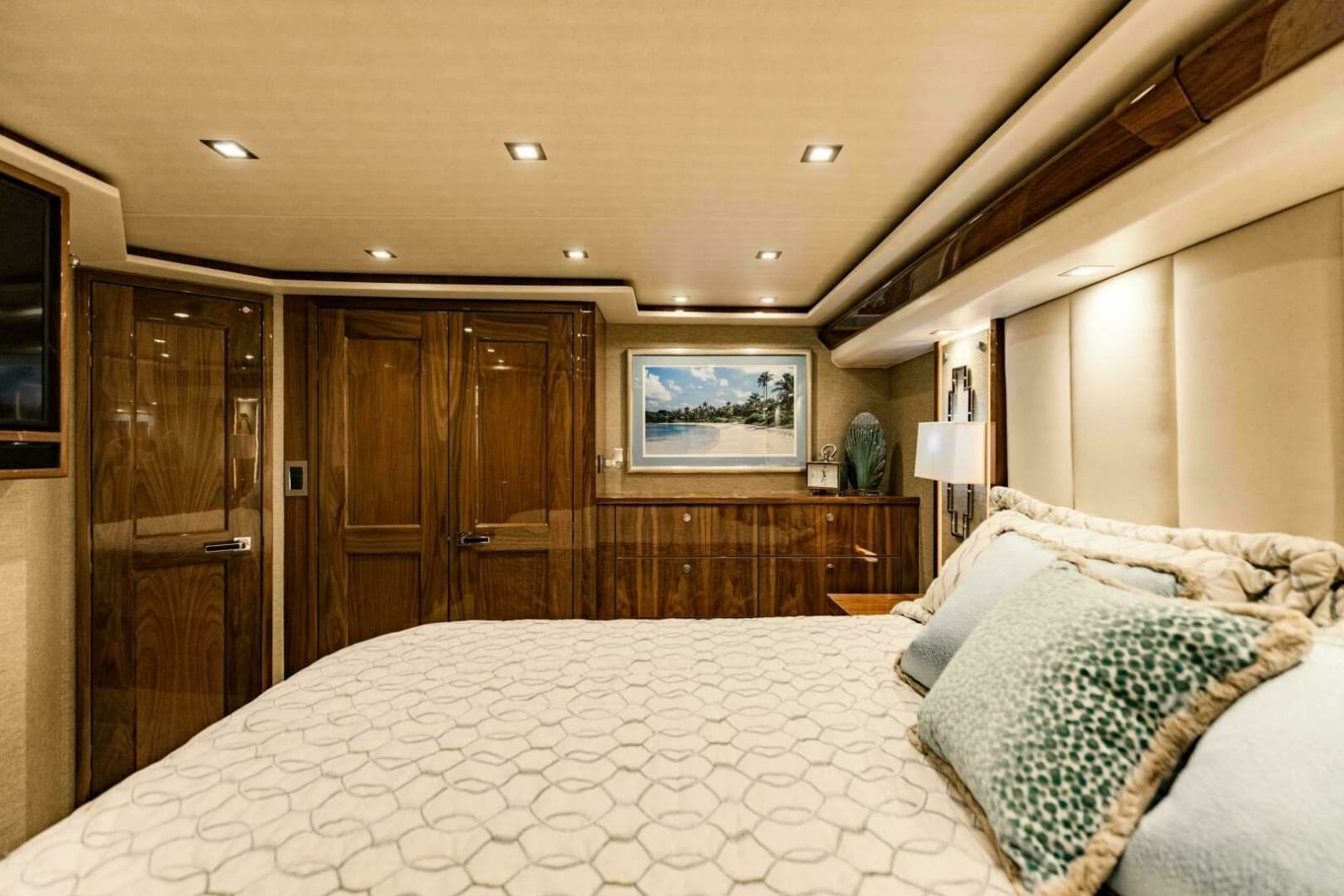 2020 Viking 72 Enclosed Bridge - Photo 18