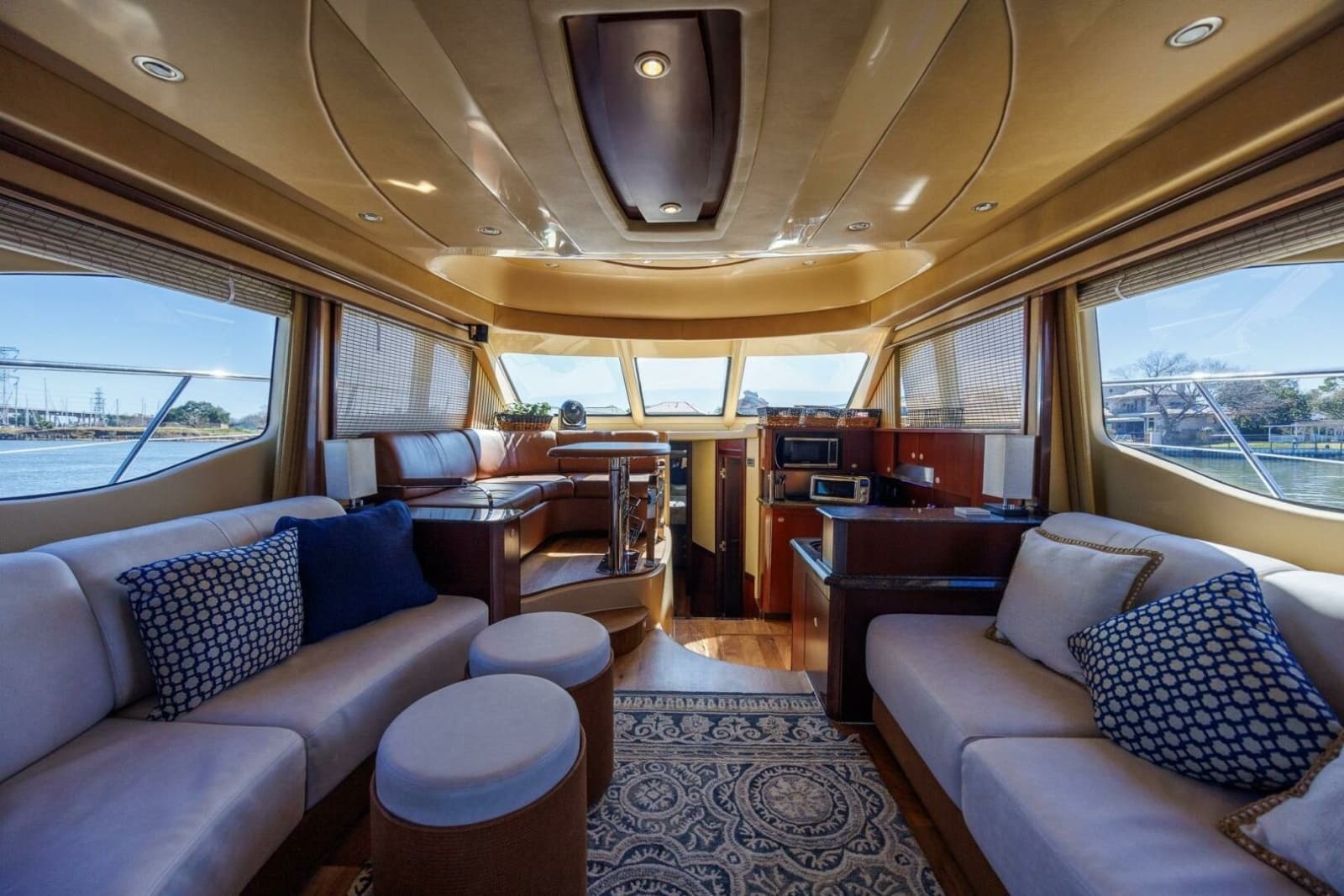 2006 Sea Ray 52 Sedan Bridge - Photo 3