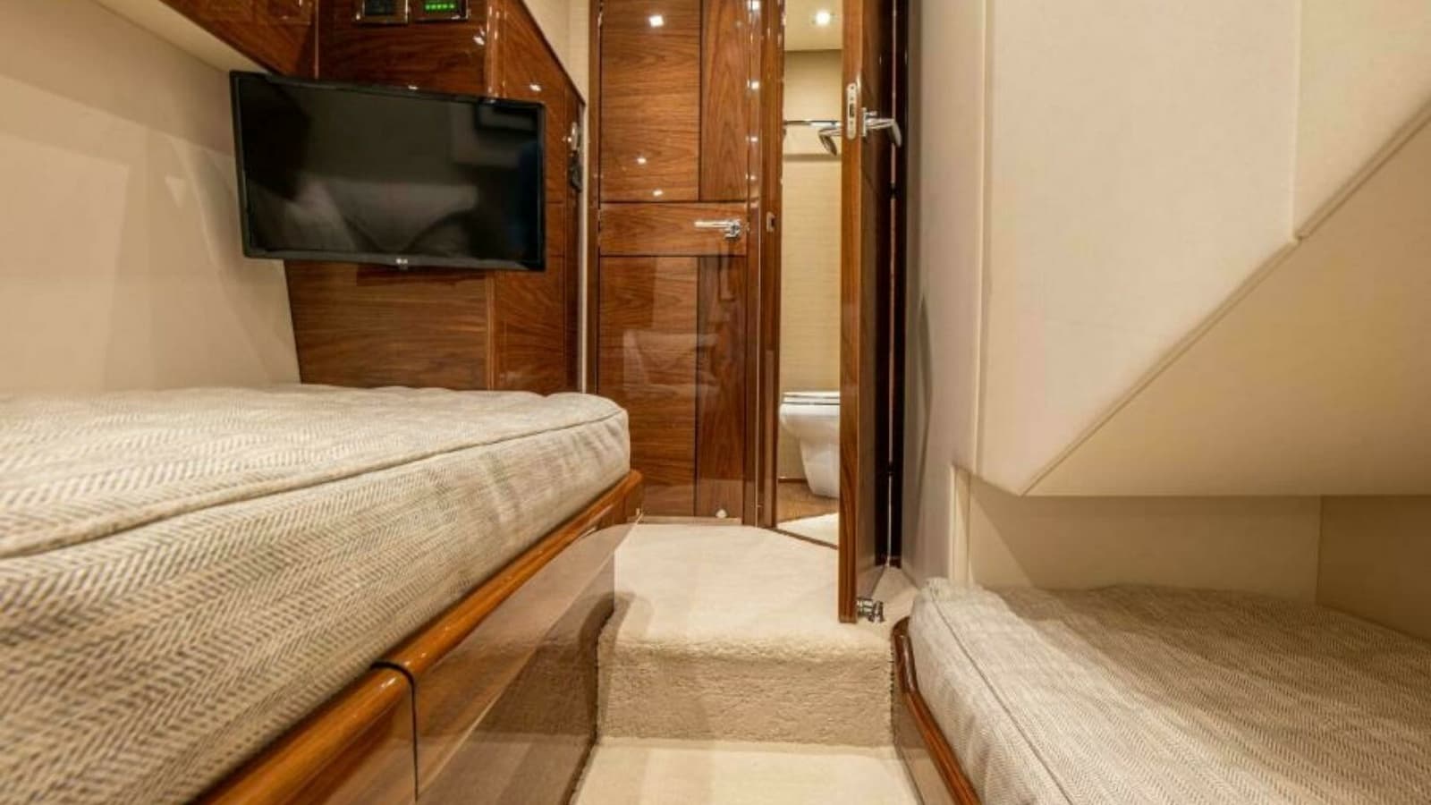 2023 Viking 64 Convertible - Photo 28
