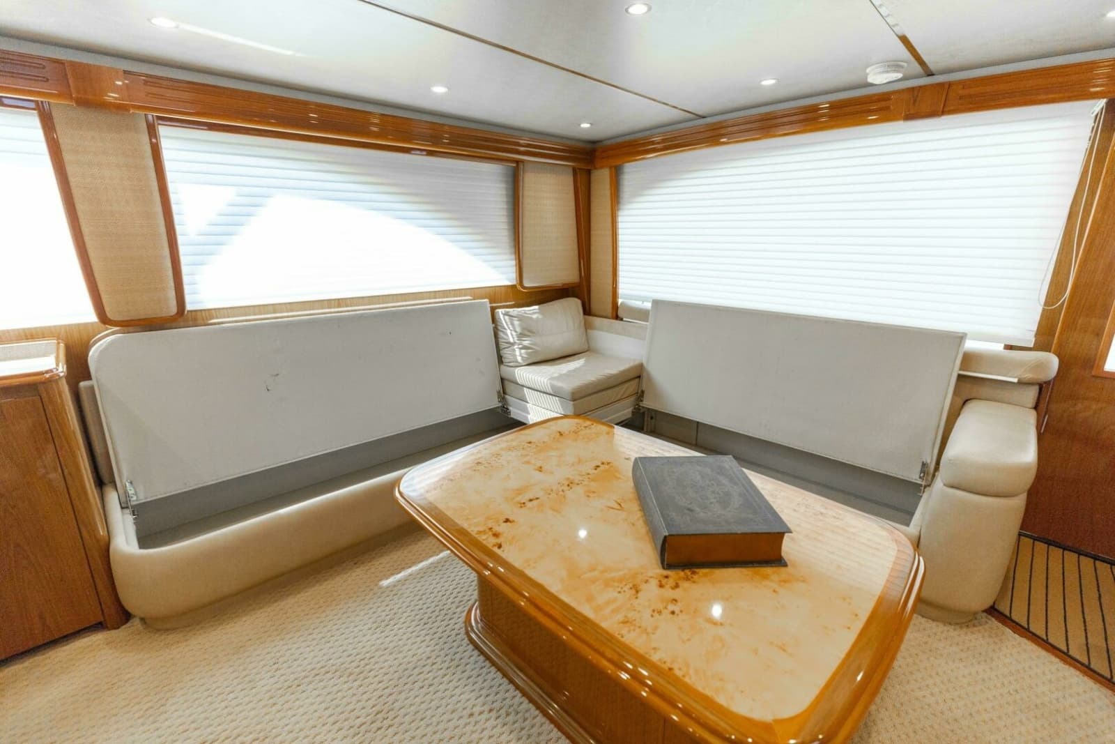 2013 Viking 76 Convertible - Photo 10