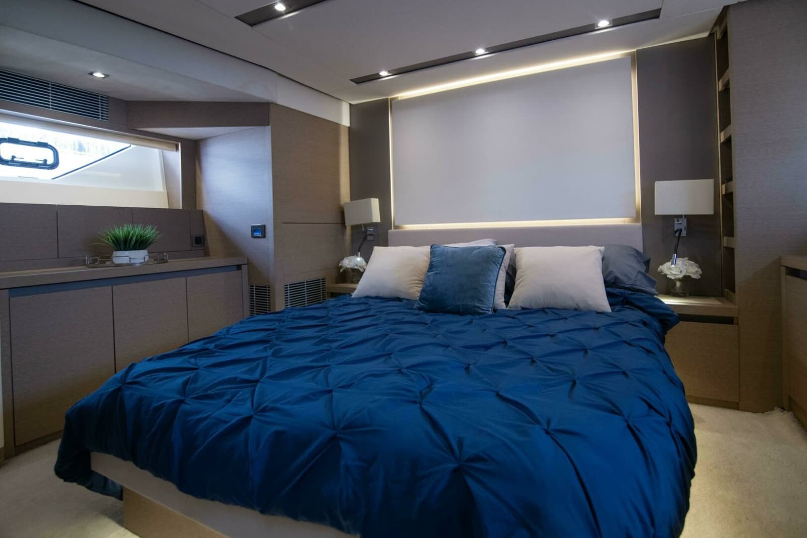 2018 Prestige 680 Flybridge - Photo 23