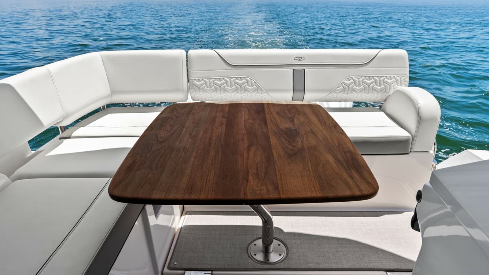 2025 Regal 38 XO - Photo 15