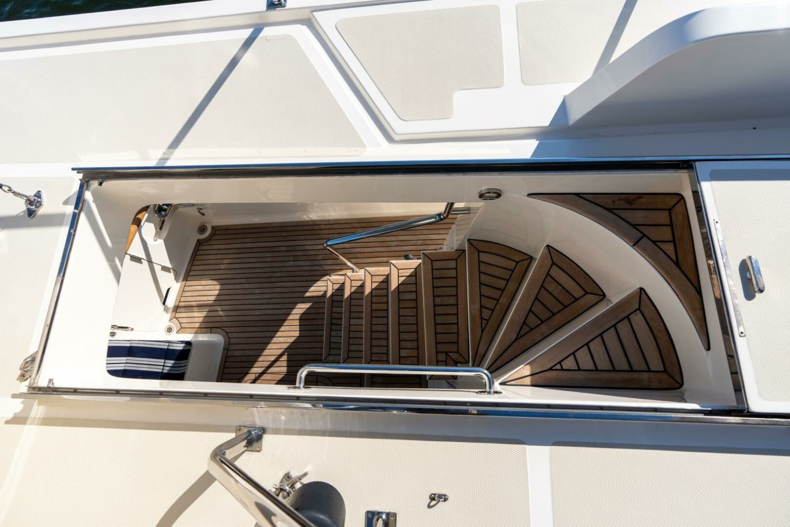 2007 Marlow 72 E-CB - Photo 21