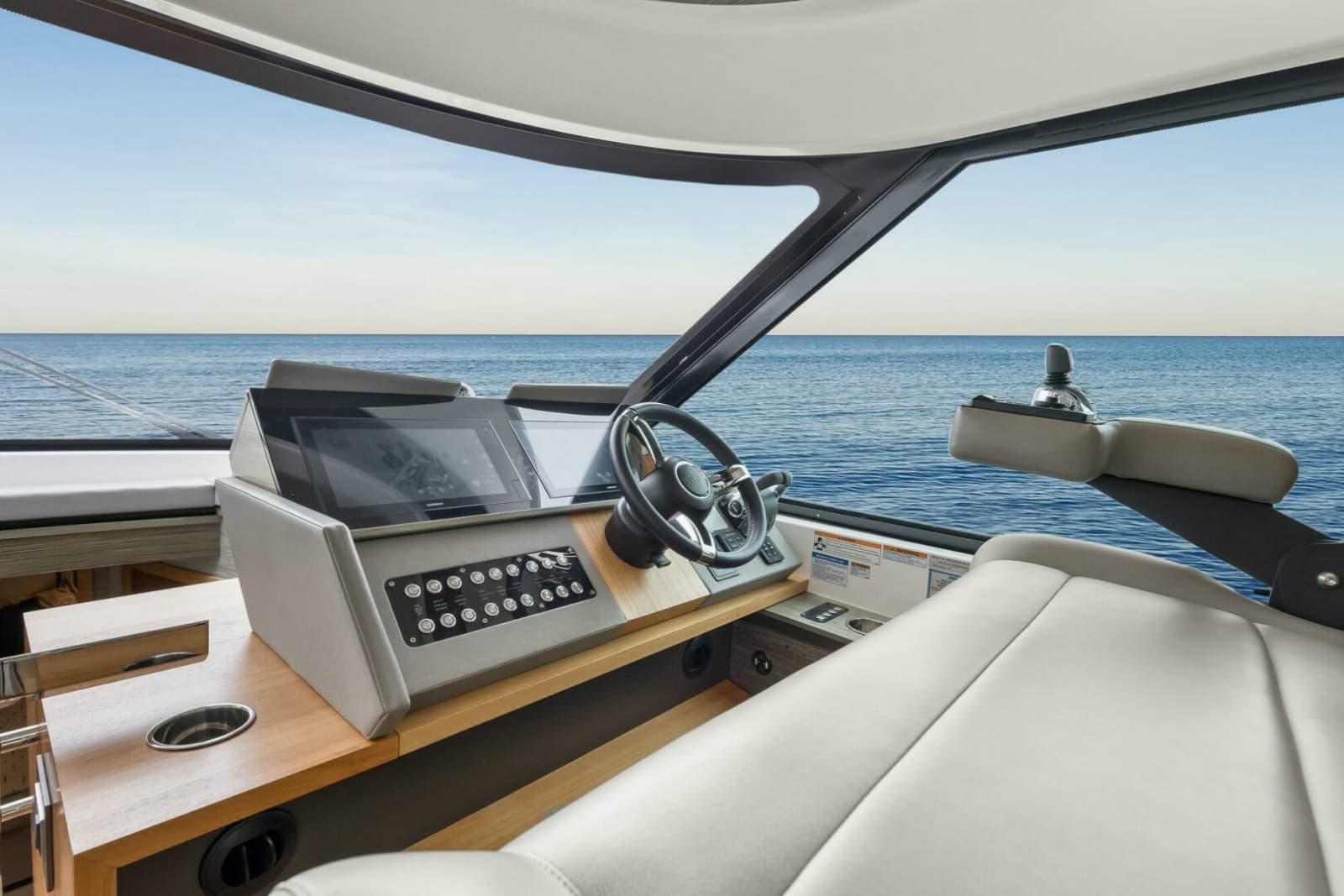 2019 Tiara Yachts C49 Coupe - Photo 3