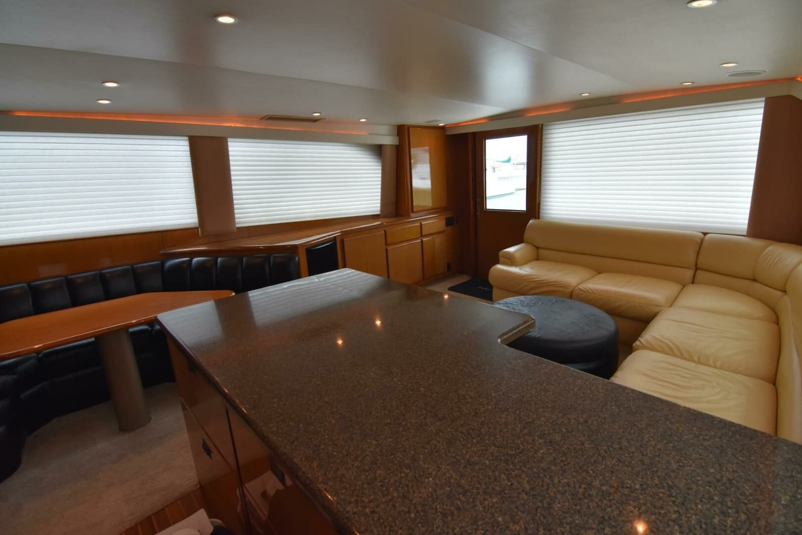 1999 Viking 58 Convertible - Photo 15