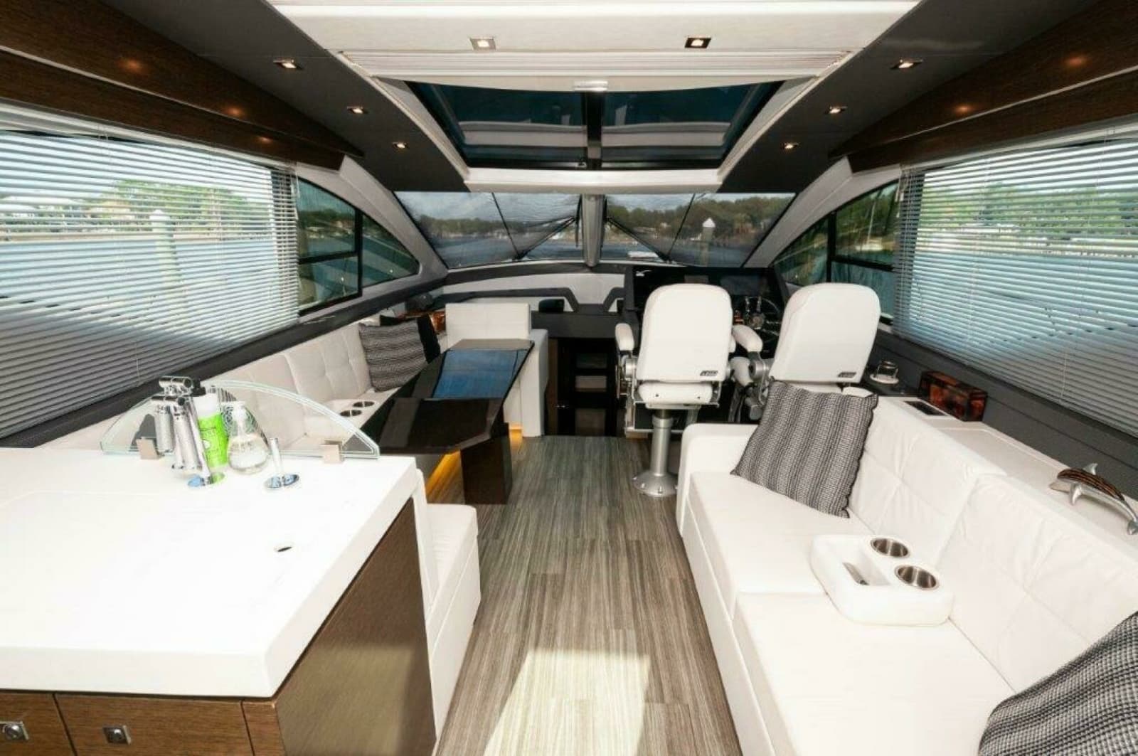 2019 Cruisers Yachts 60 Cantius - Photo 5