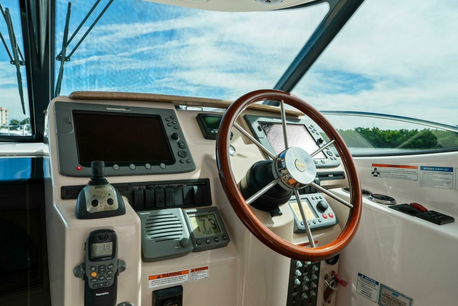 2008 Tiara Yachts 3500 Sovran - Photo 18