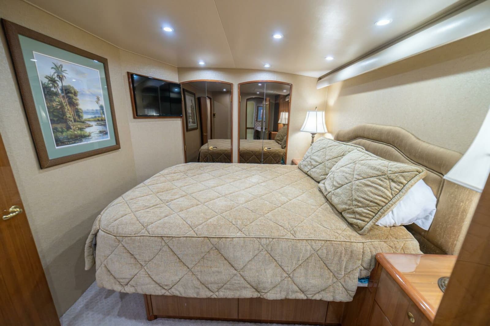 2006 Viking 56 Convertible - Photo 61