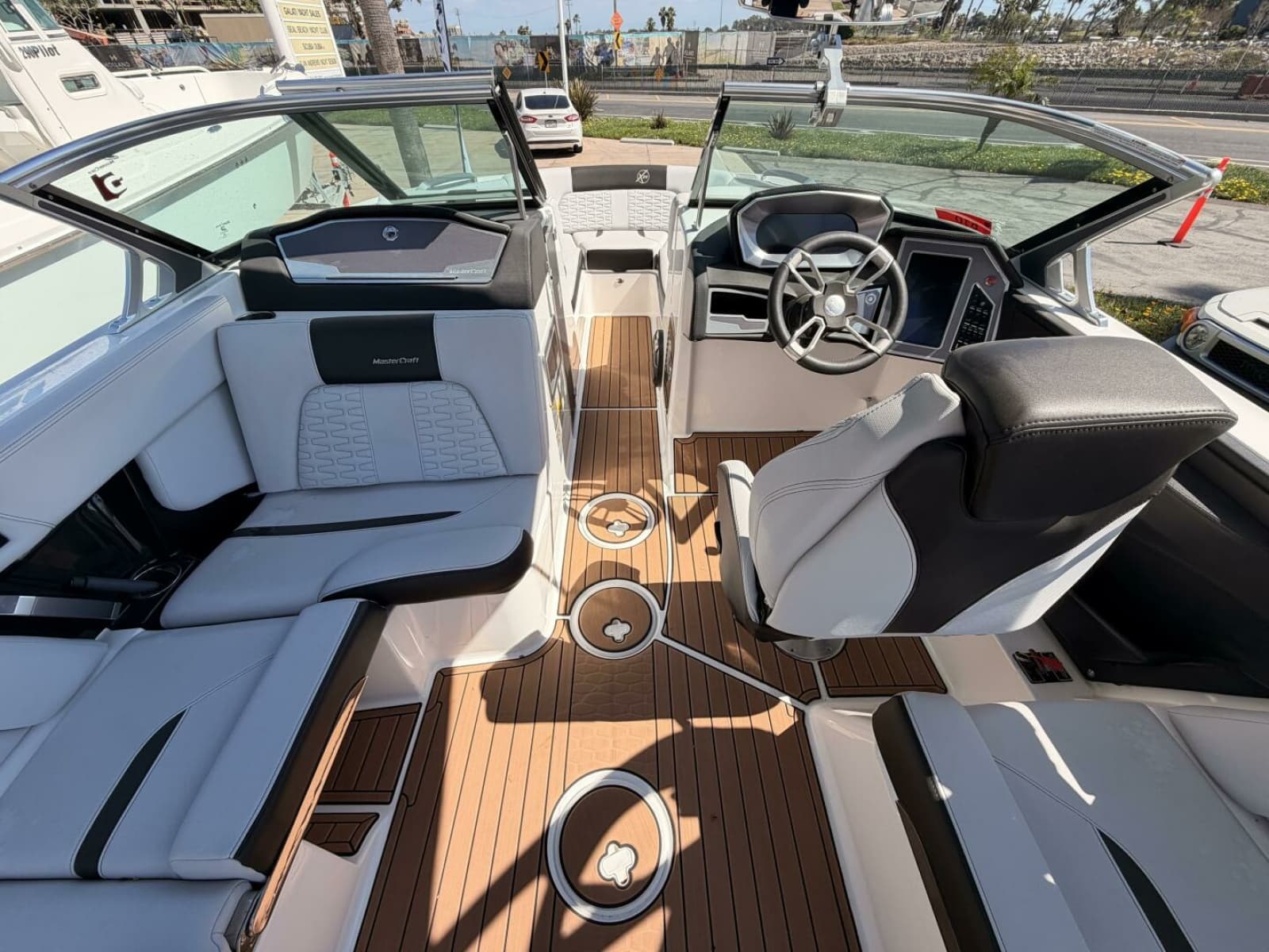 2021 Mastercraft X24 - Photo 2