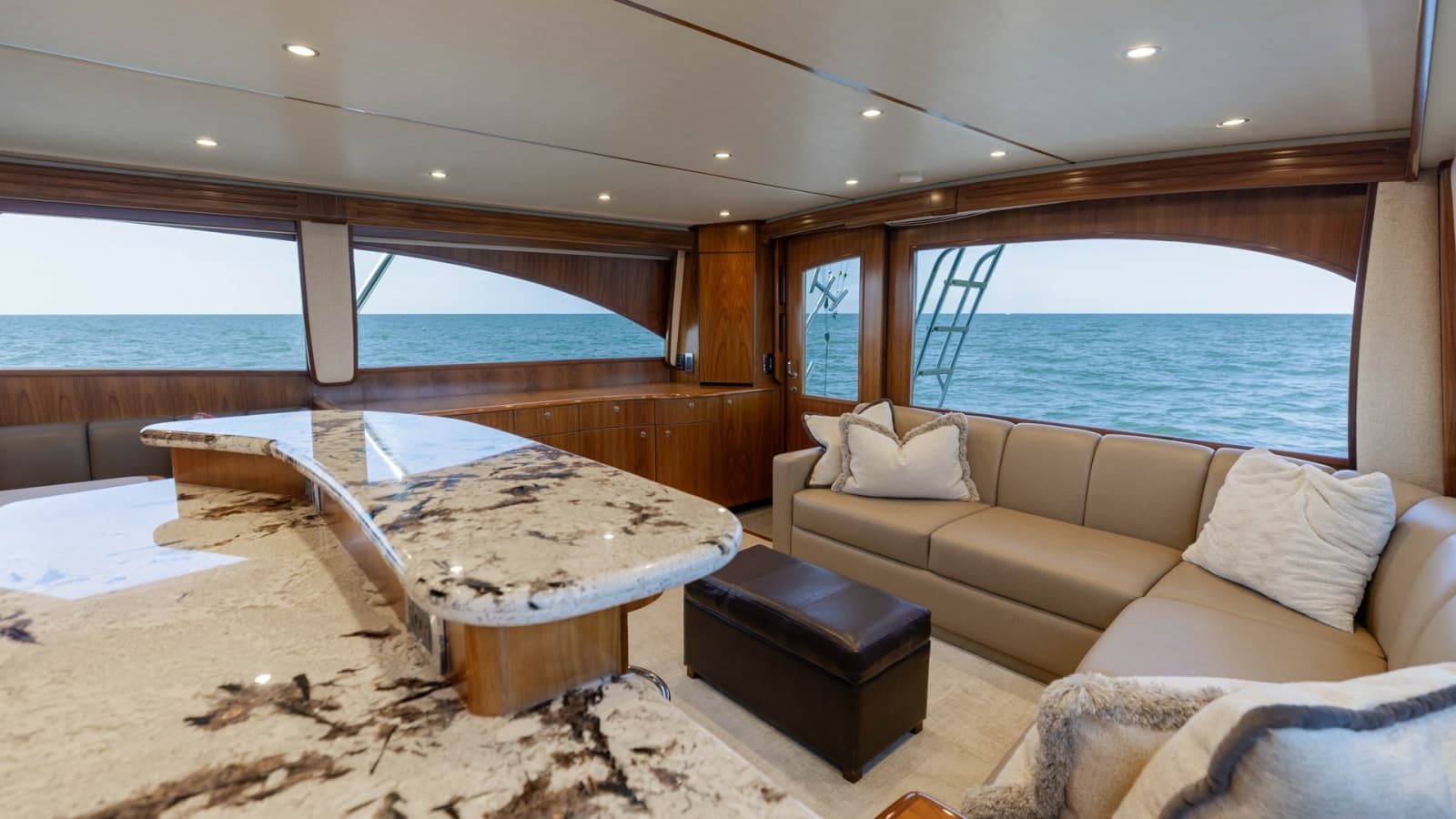 2020 Viking 62 Convertible - Photo 5