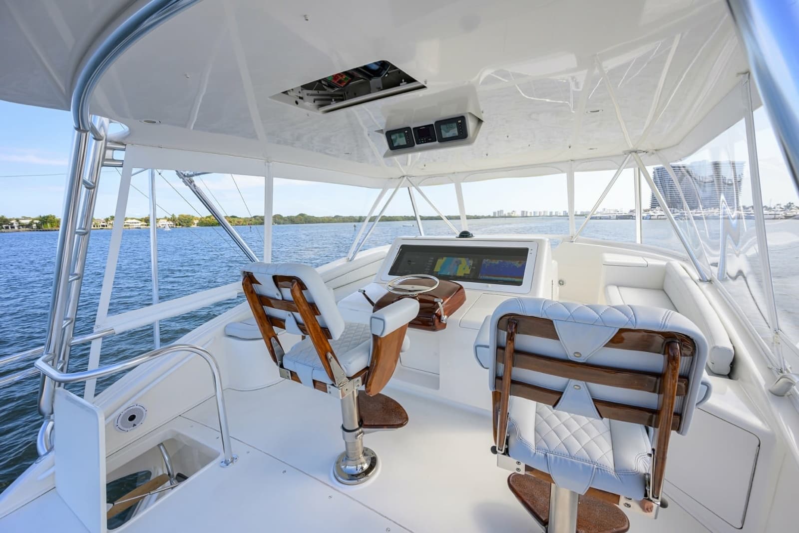 2008 Viking 68 Convertible - Photo 32