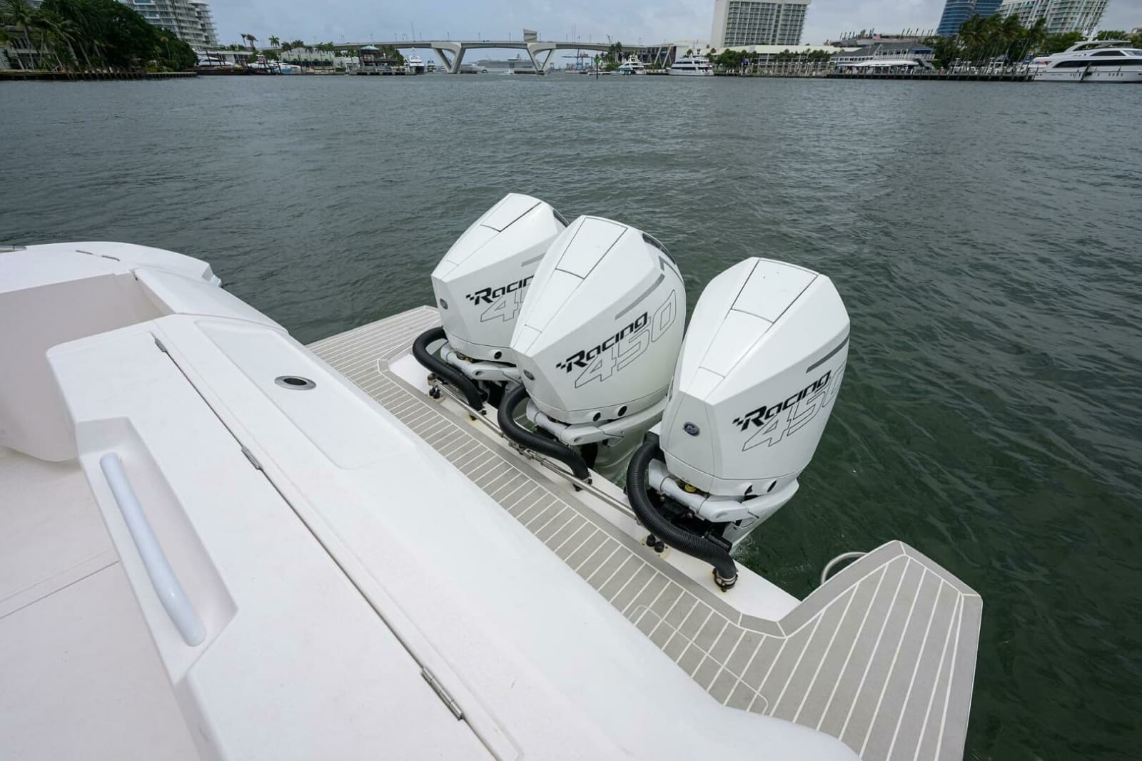 2023 Intrepid 41 Valor - Photo 13