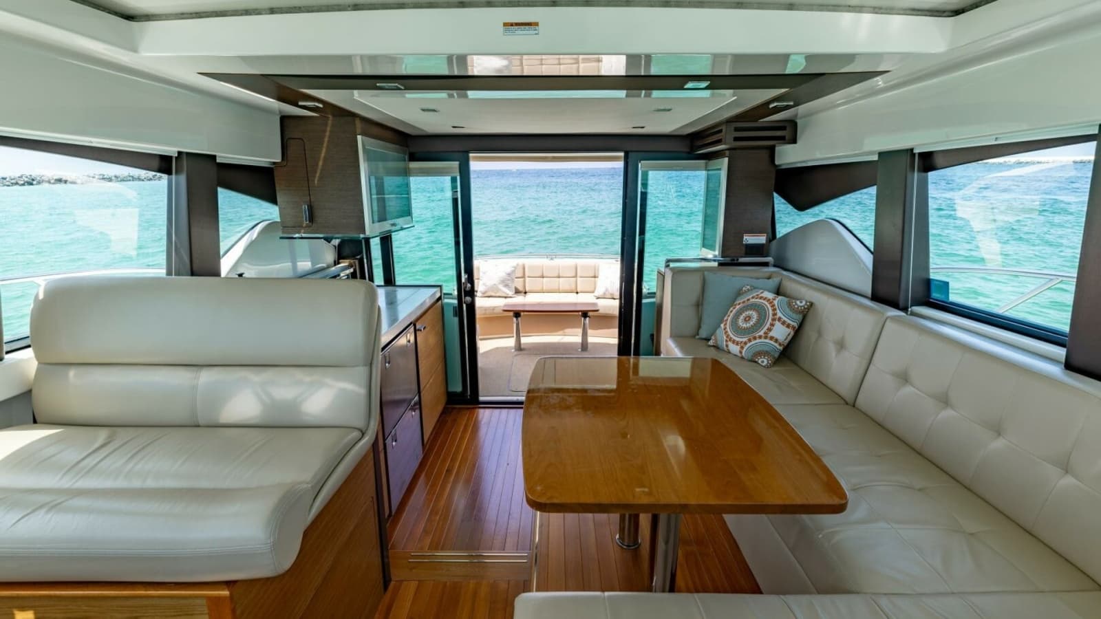 2015 Tiara Yachts 44 Coupe - Photo 15