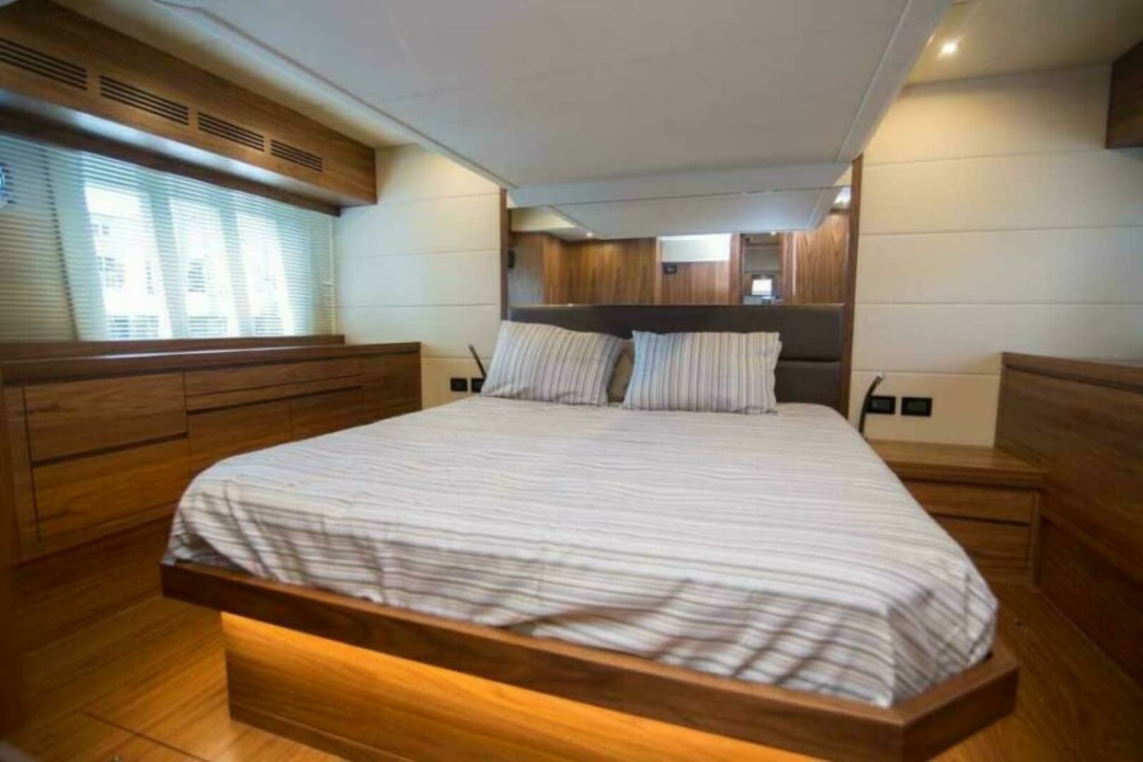 2019 Sundeck Yachts 580 Sport - Photo 56