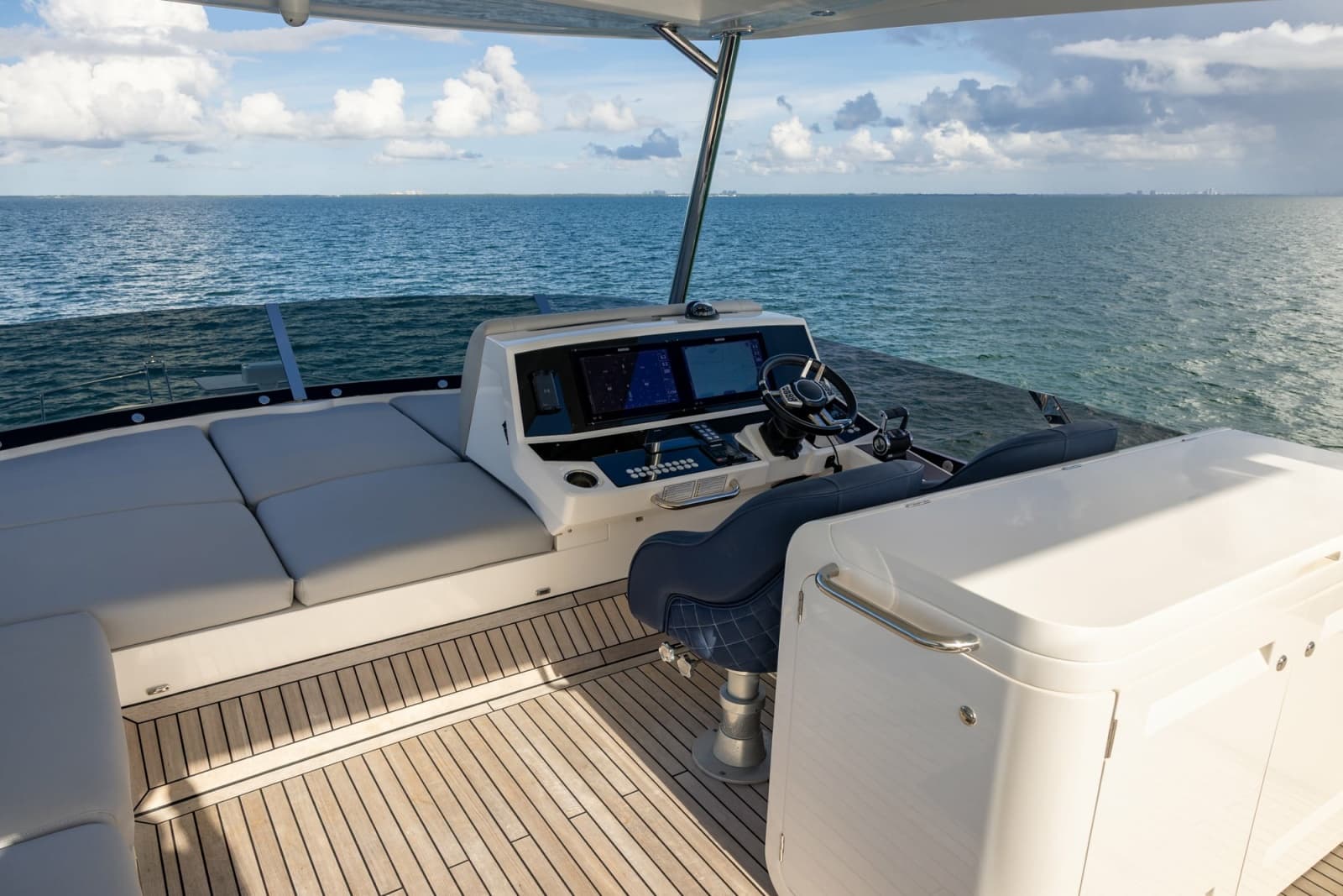 2022 Sunseeker Manhattan 68 - Photo 14