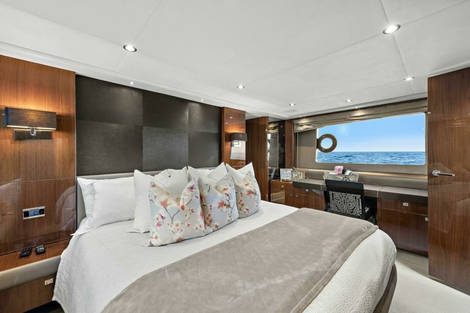 2015 Princess 72 Motoryacht - Photo 31