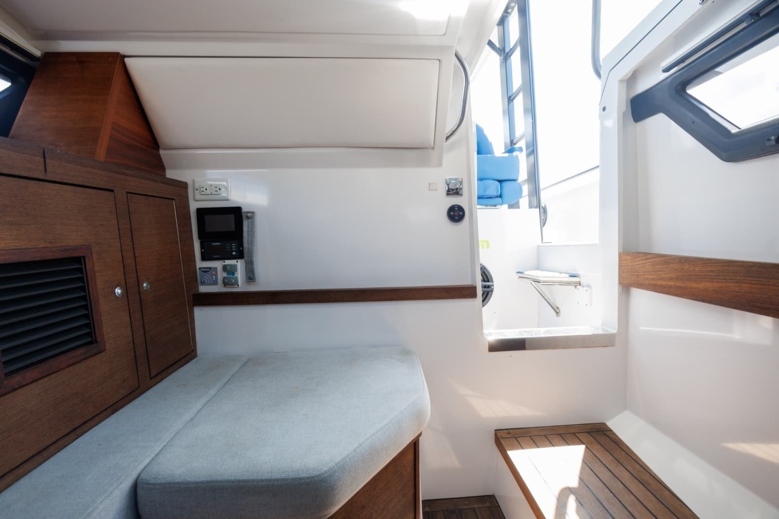 2019 Axopar 37 Sun Top - Photo 25