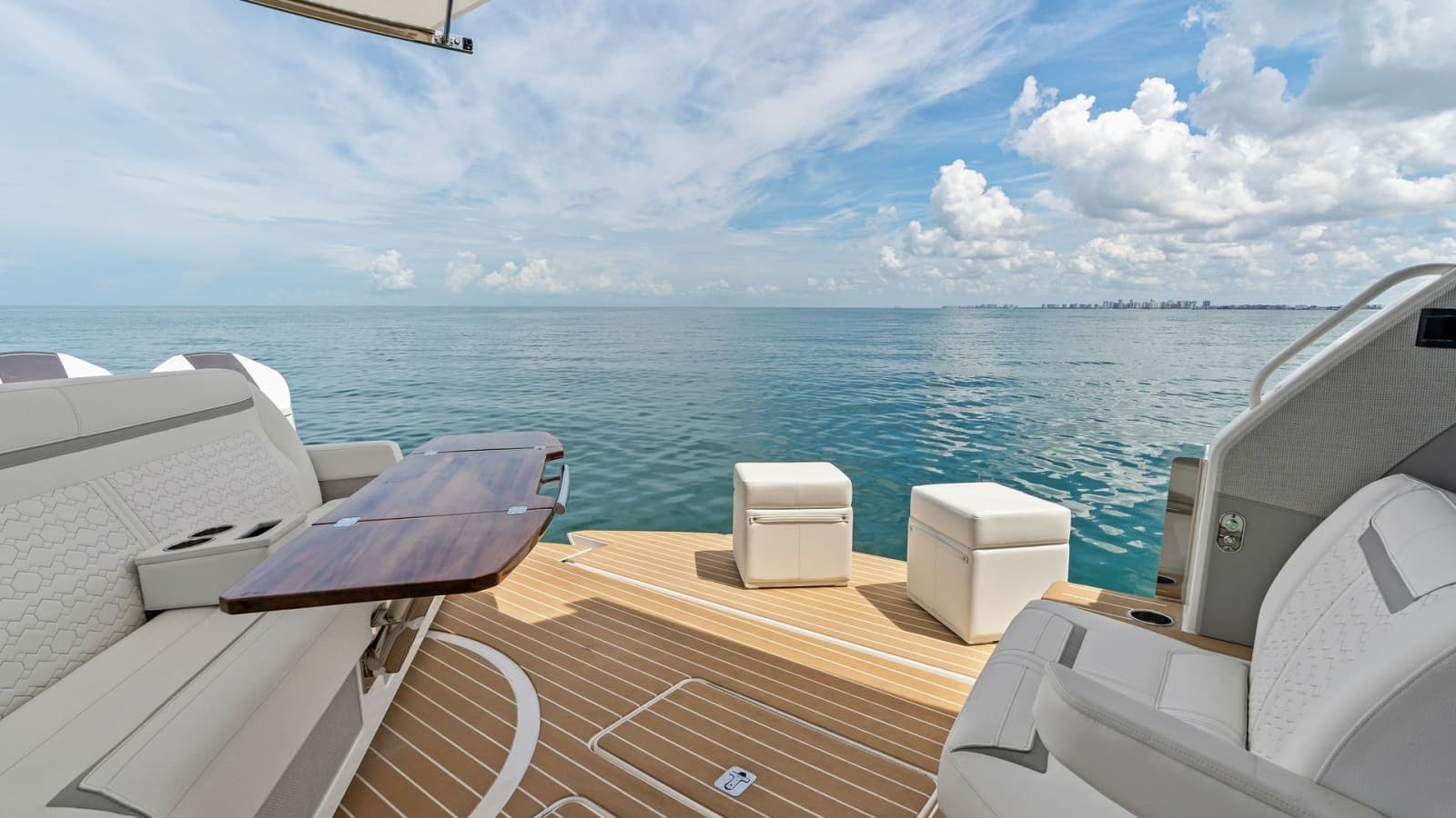 2025 Tiara Yachts 48LE - Photo 18
