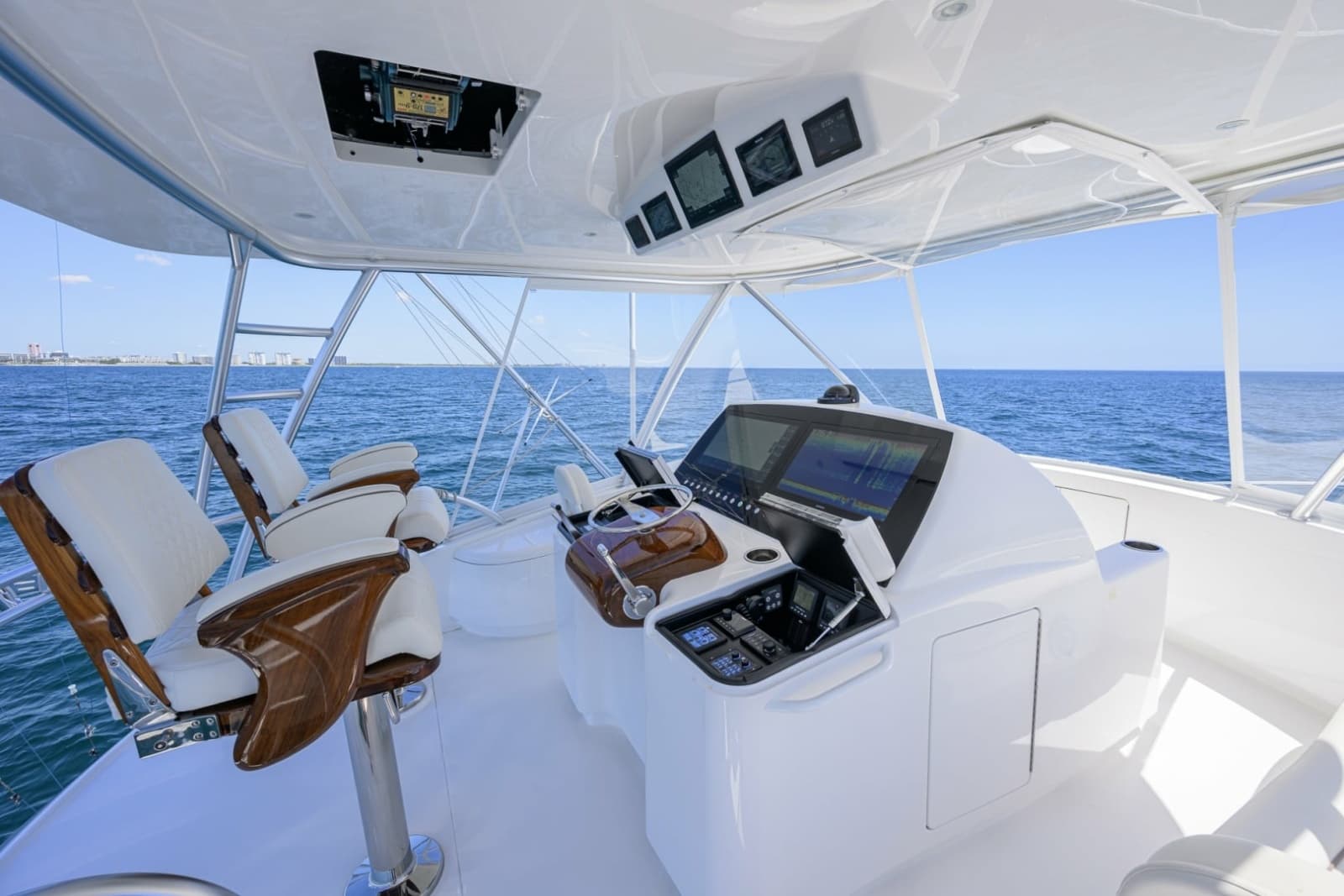 2024 Viking 54 Convertible - Photo 35