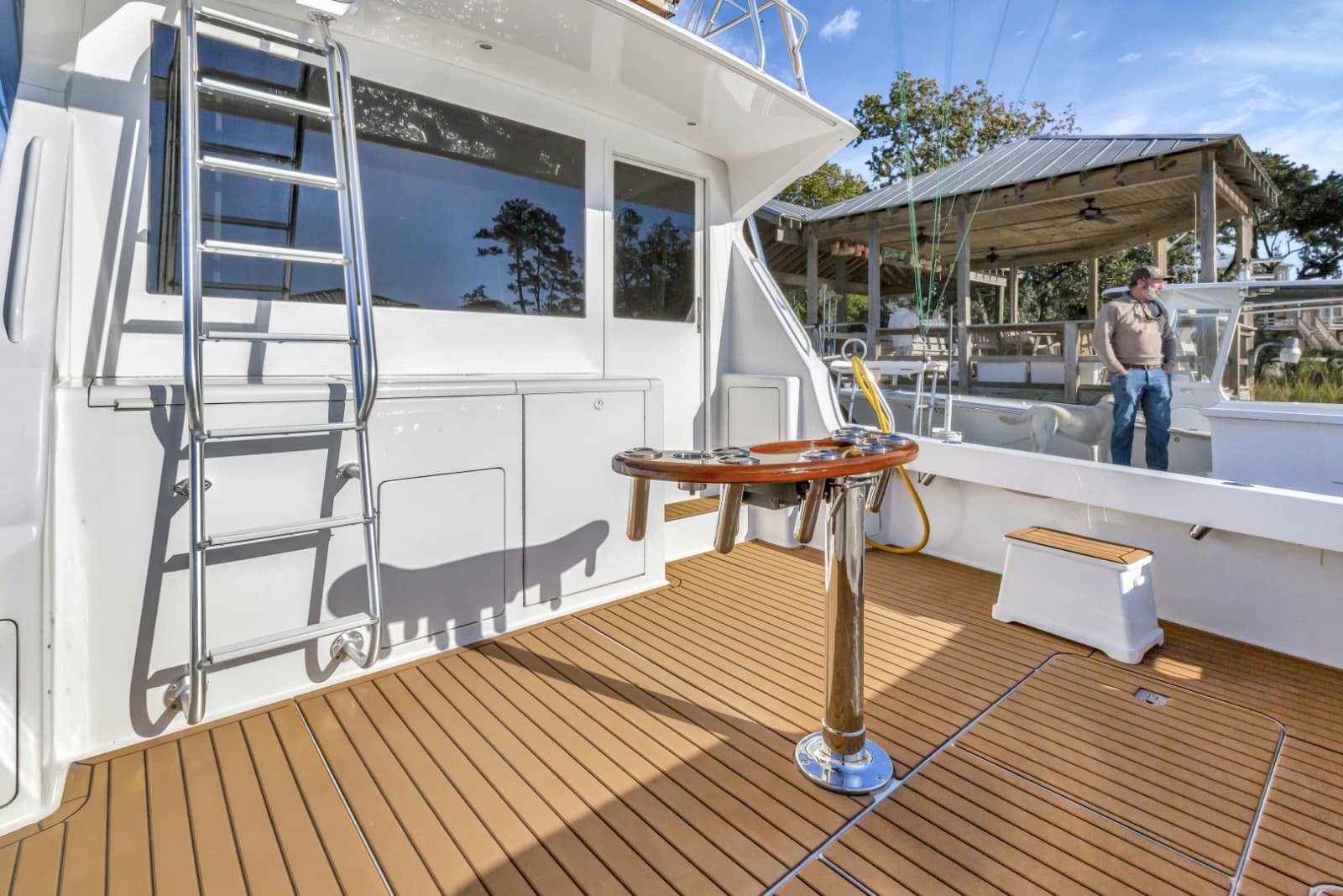2001 Viking 50 Convertible - Photo 3