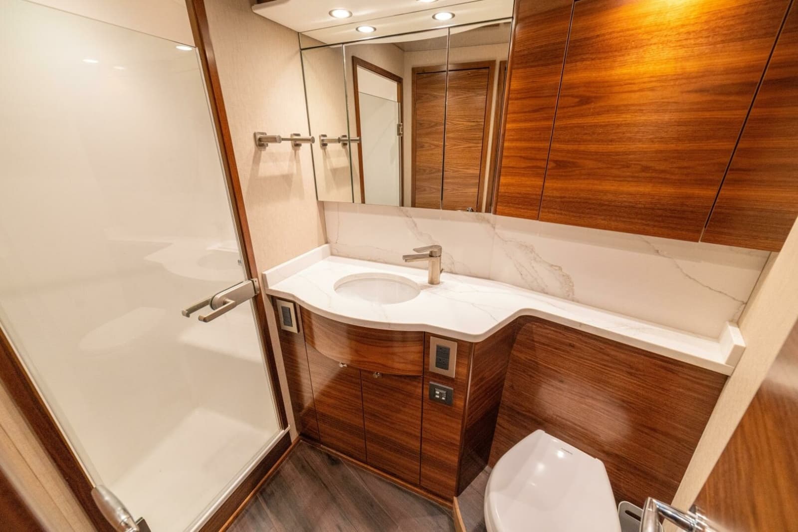 2025 Viking 58 Convertible - Photo 26
