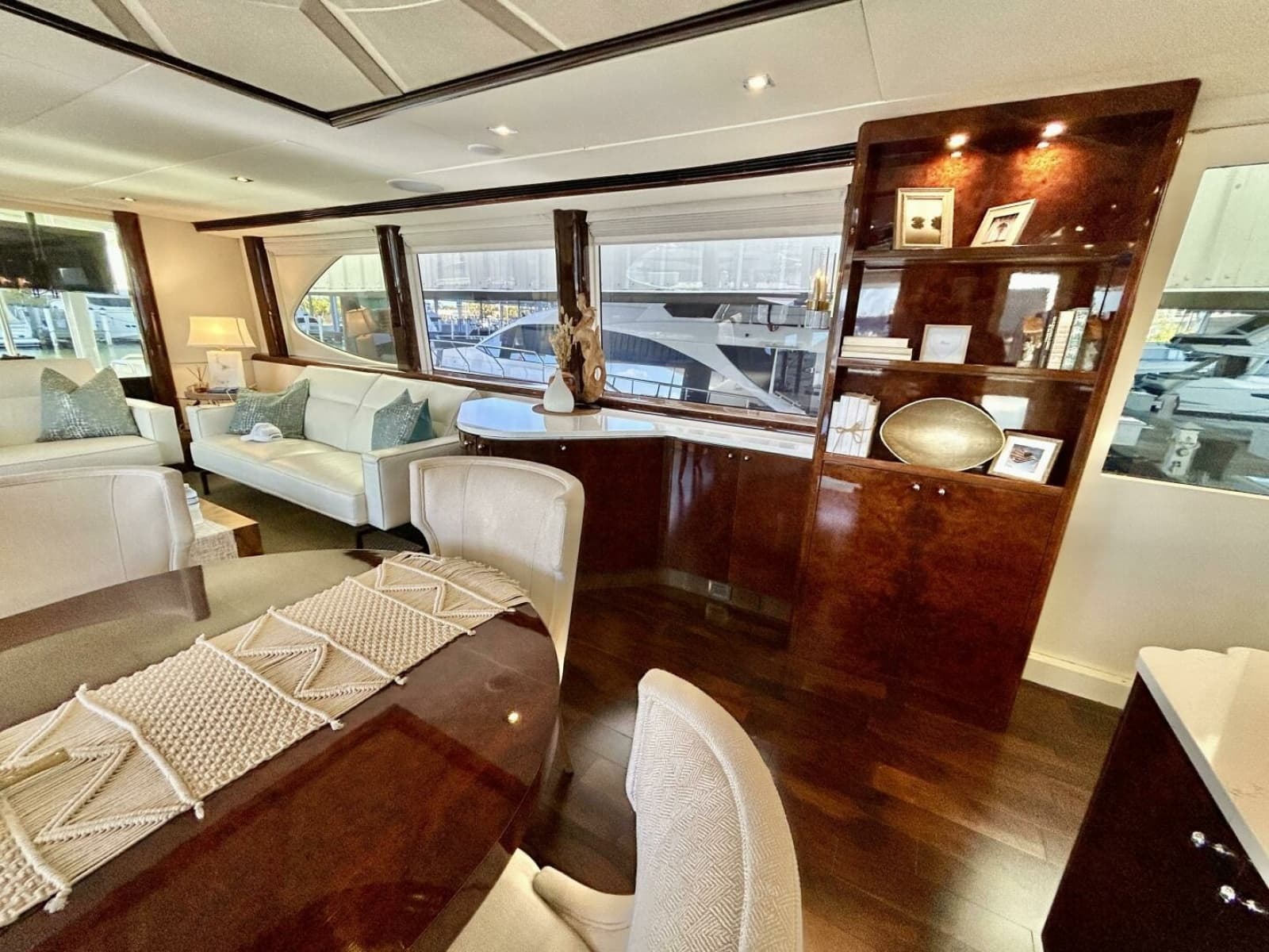 2001 Lazzara Yachts 94 Motor Yacht - Photo 27