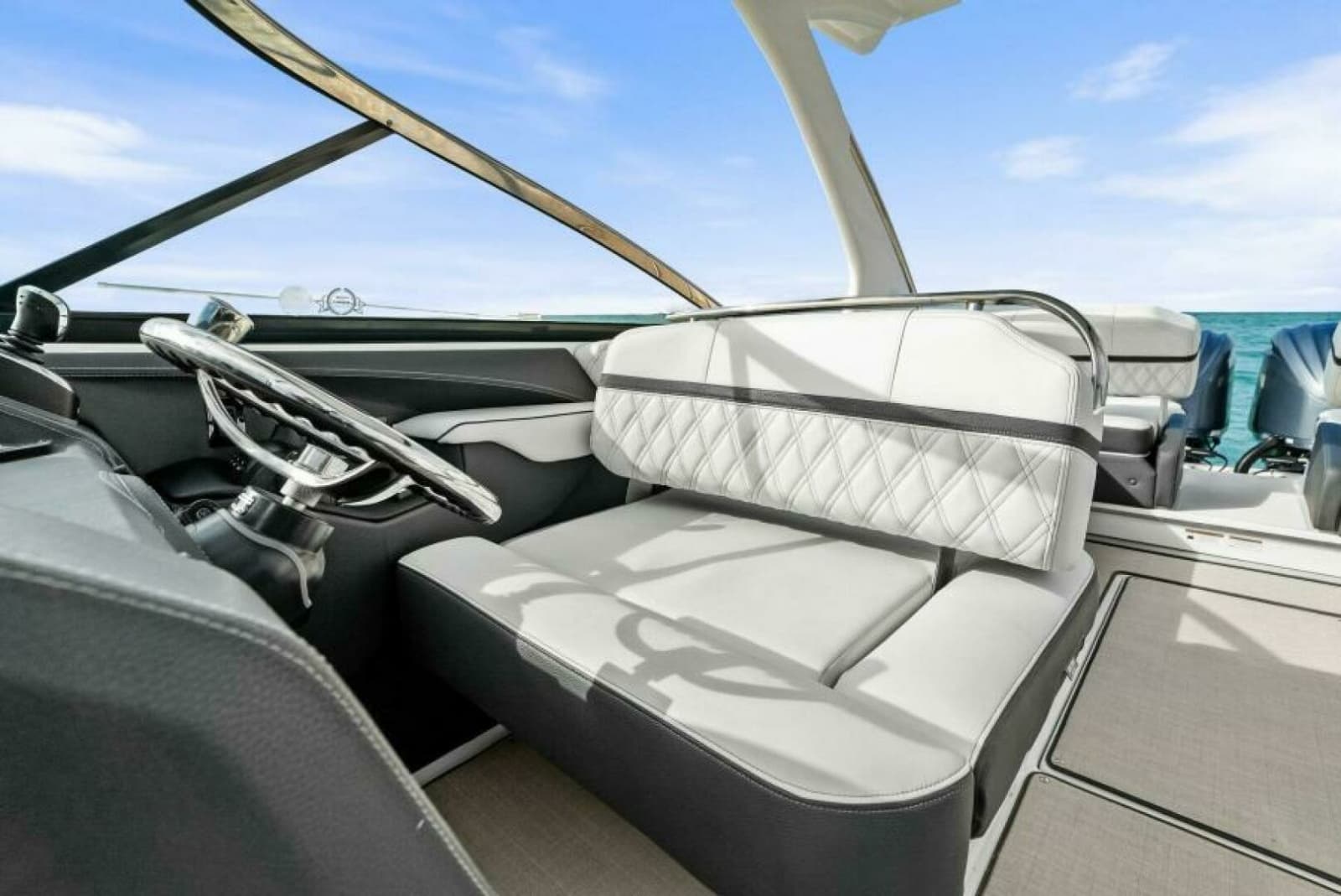 2023 Regal 29 OBX - Photo 16