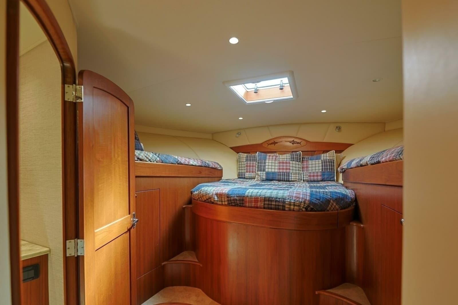 2014 Blackwell 62 Convertible - Photo 33