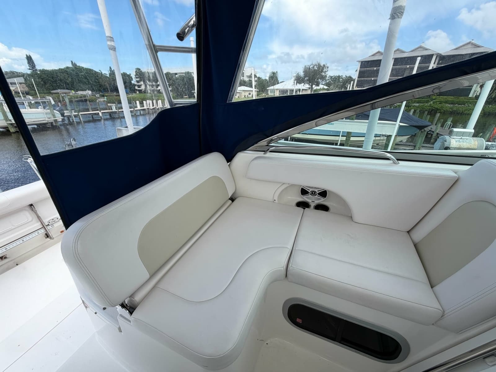 2016 Robalo R305 - Photo 8