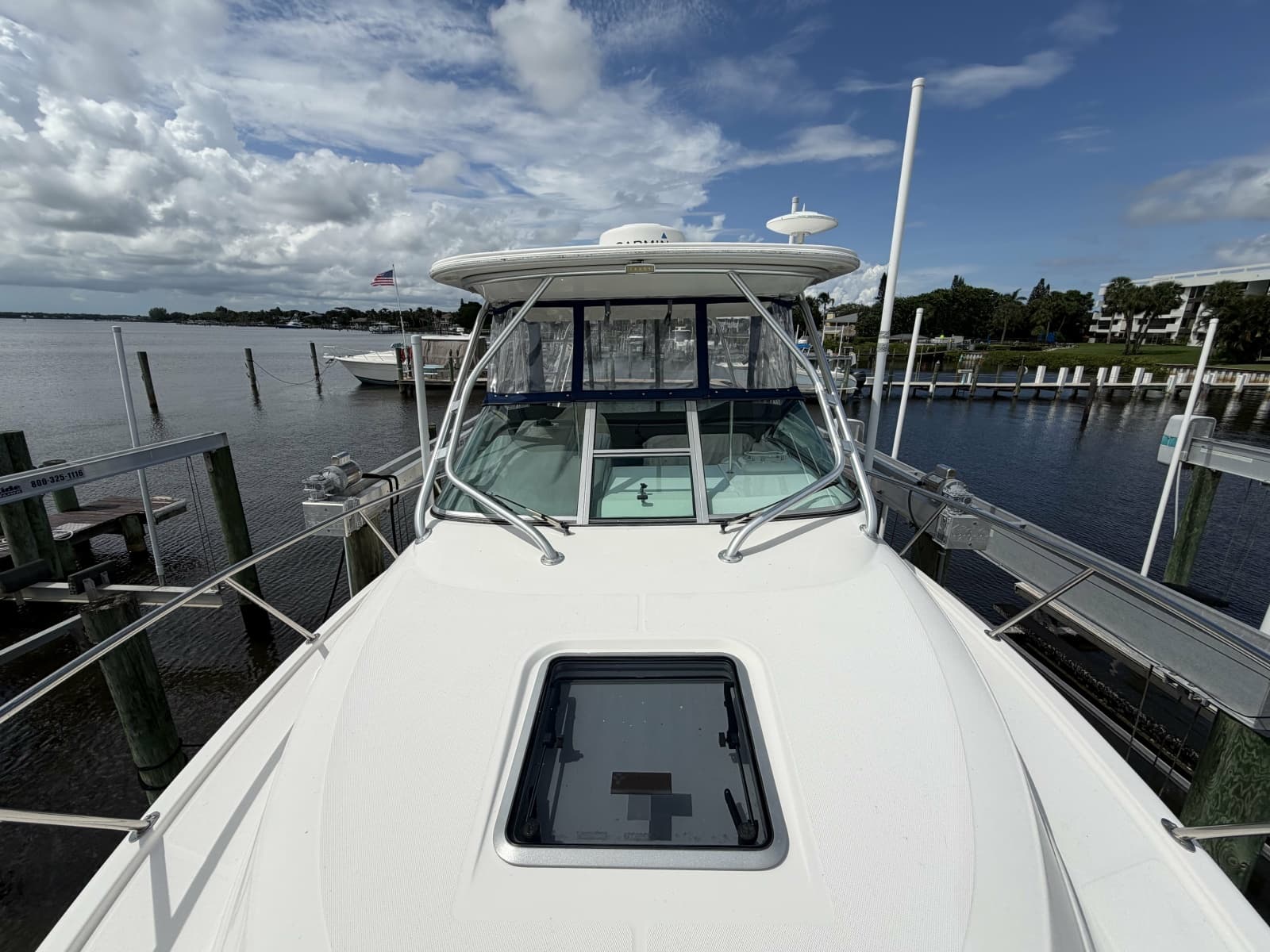 2016 Robalo R305 - Photo 2