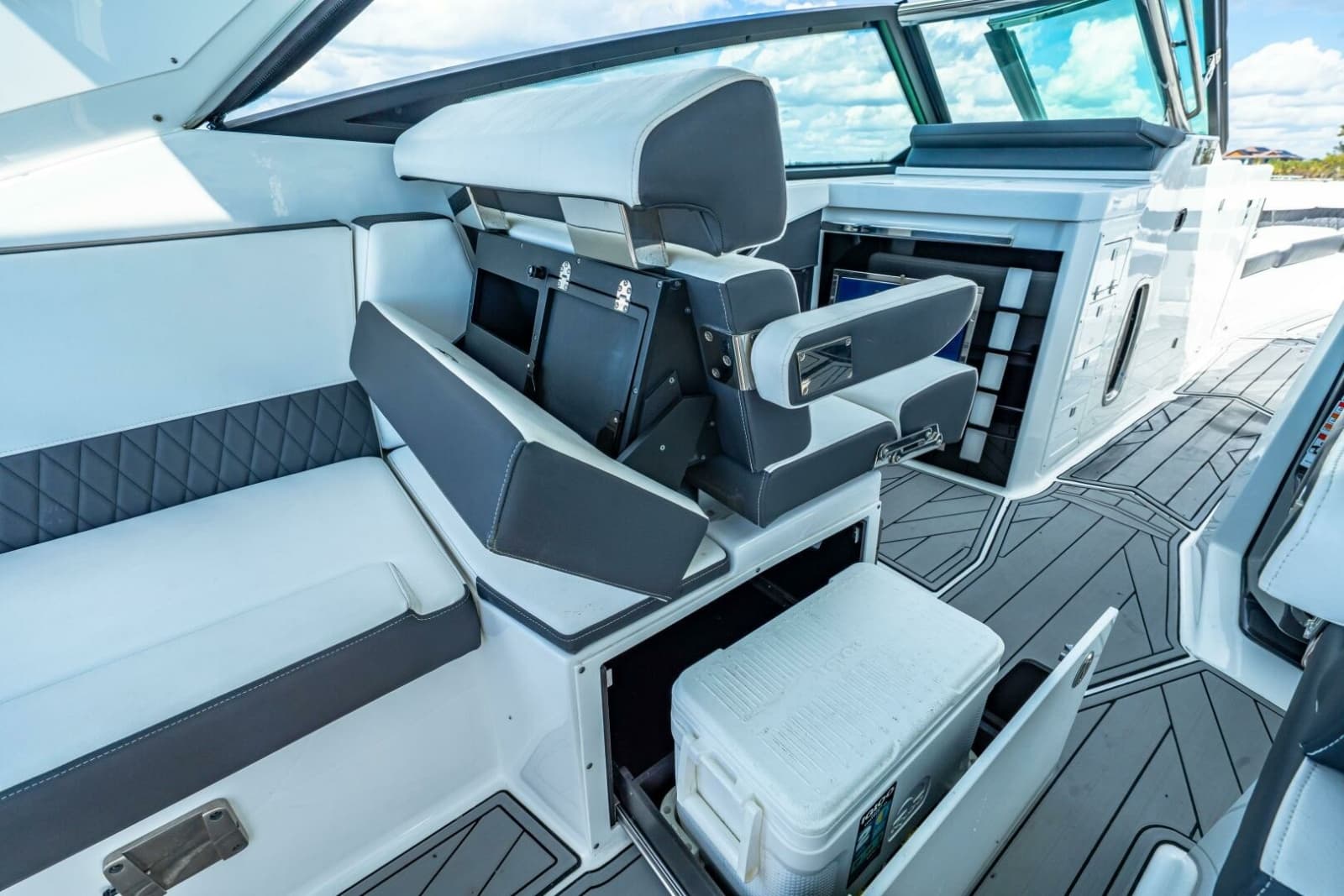 2023 Monterey 385 SS - Photo 19