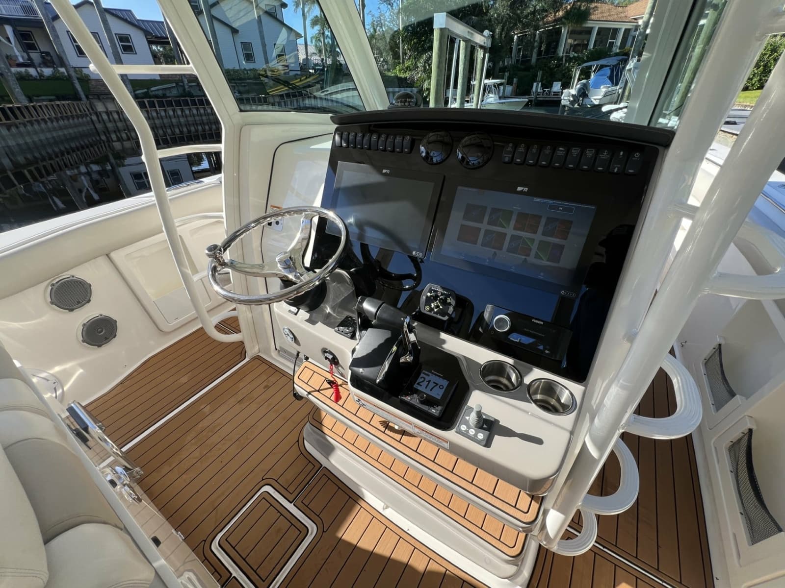 2017 Boston Whaler 380 Outrage - Photo 18
