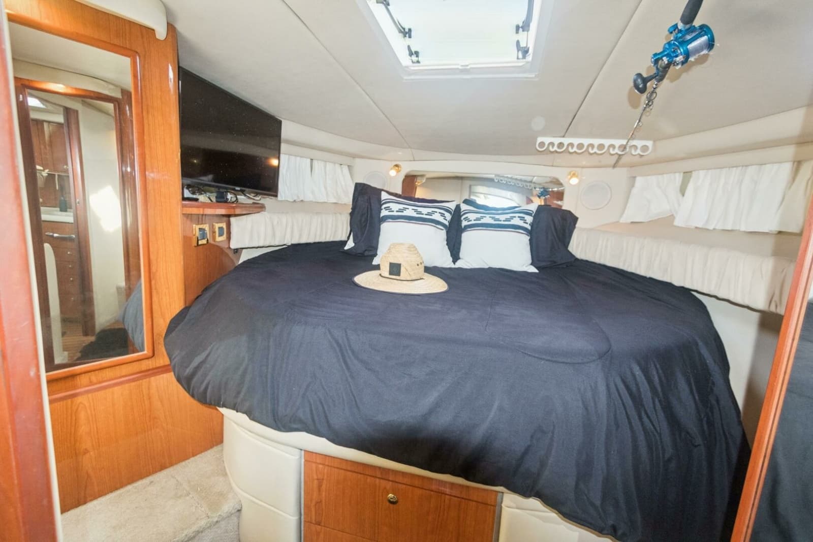 2000 Sea Ray 370 Express Cruiser - Photo 21