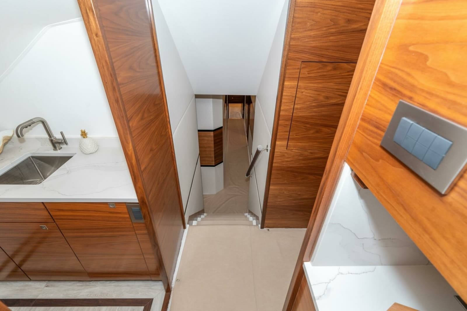 2025 Viking 90C - Photo 59