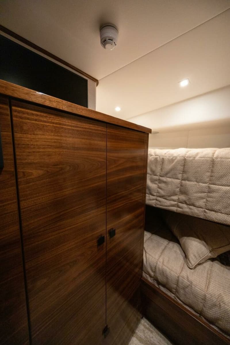 2025 Viking 82 Convertible - Photo 28