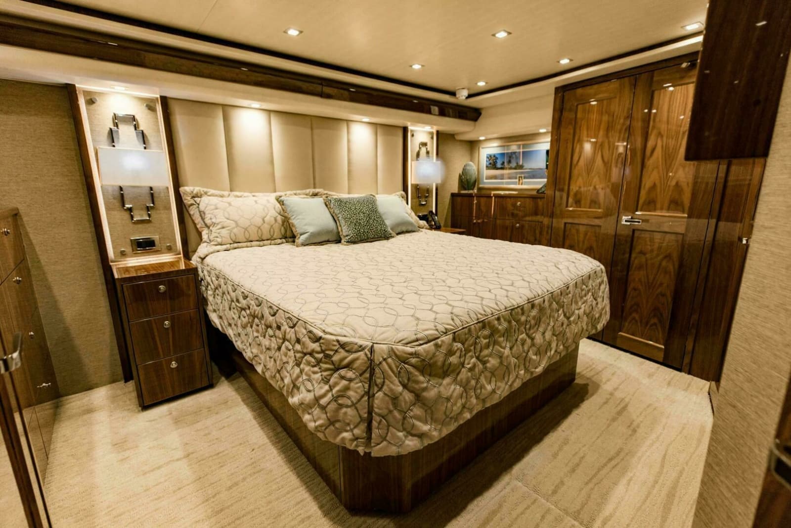 2020 Viking 72 Enclosed Bridge - Photo 3