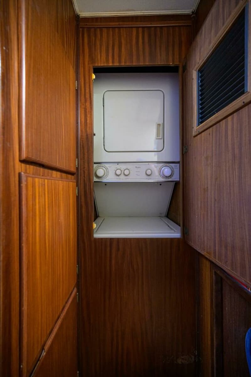 1987 Hatteras 63 Motor Yacht - Photo 42