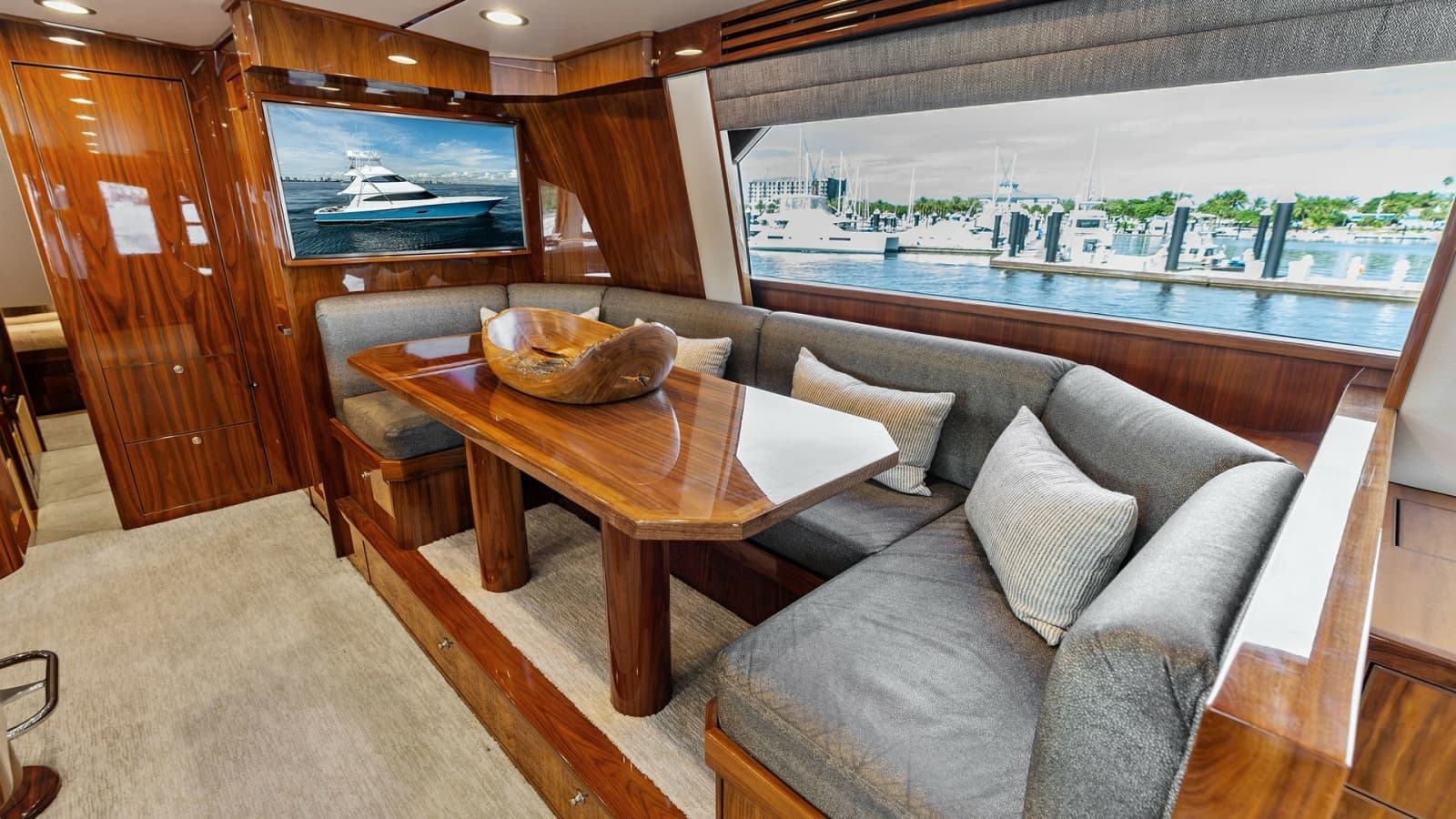 2017 Viking 80 Convertible - Photo 17