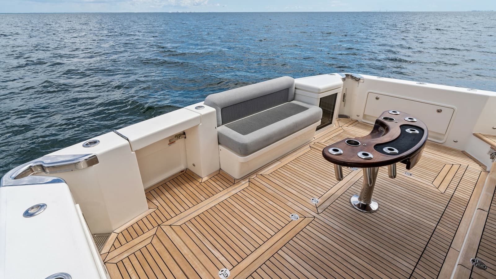2021 Riviera 57 Enclosed Bridge - Photo 23