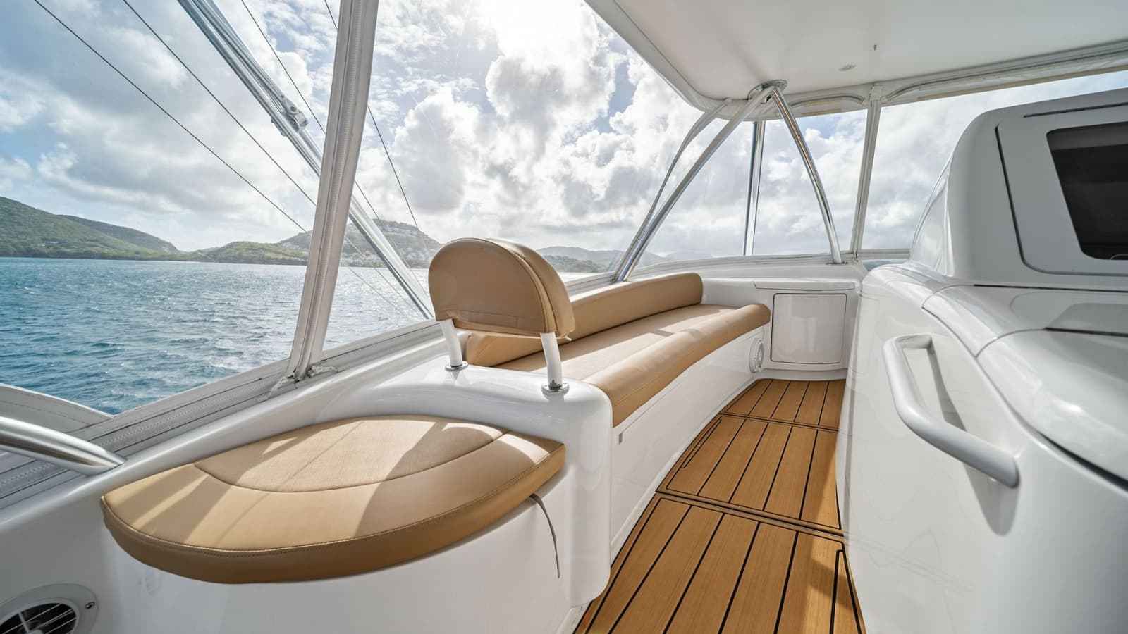 2015 Viking 70 Convertible  - Photo 47