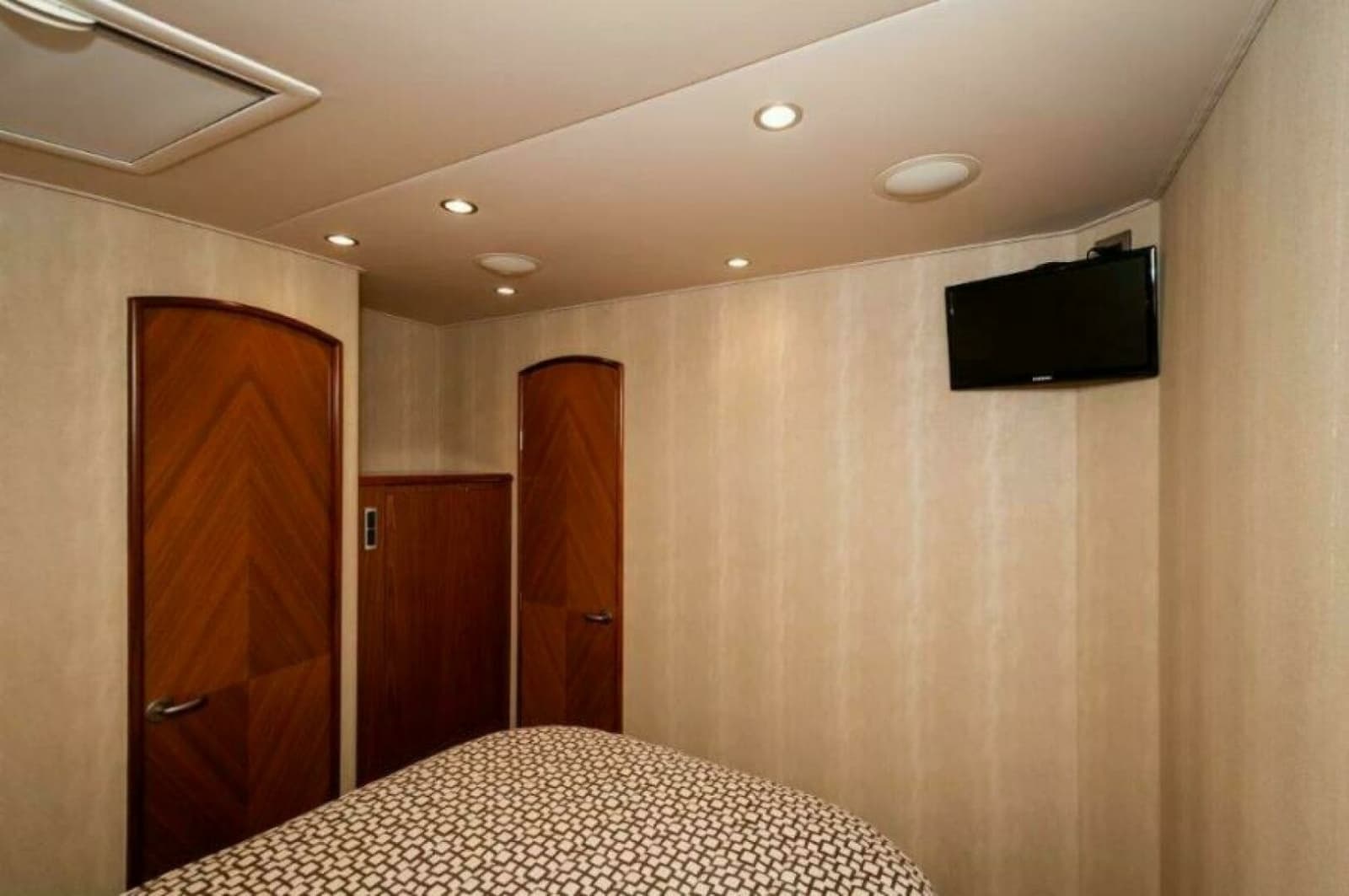 2012 Viking 76 Enclosed Sky Bridge - Photo 30