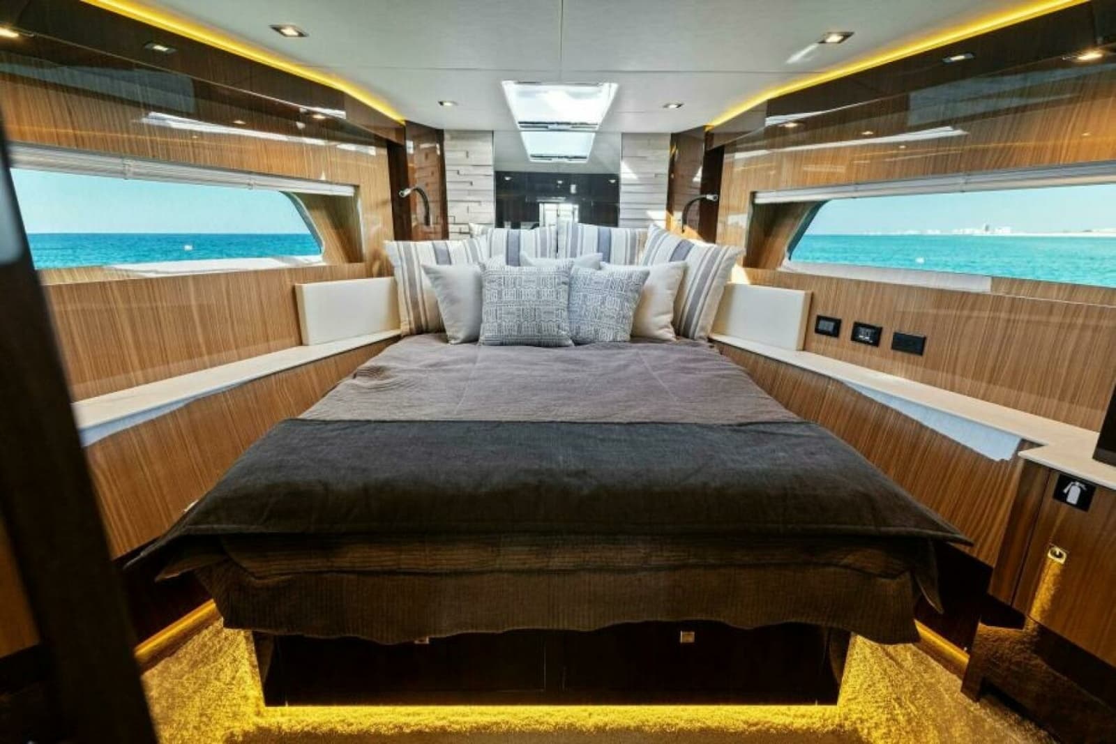 2023 Cruisers Yachts 60 Cantius Fly - Photo 26