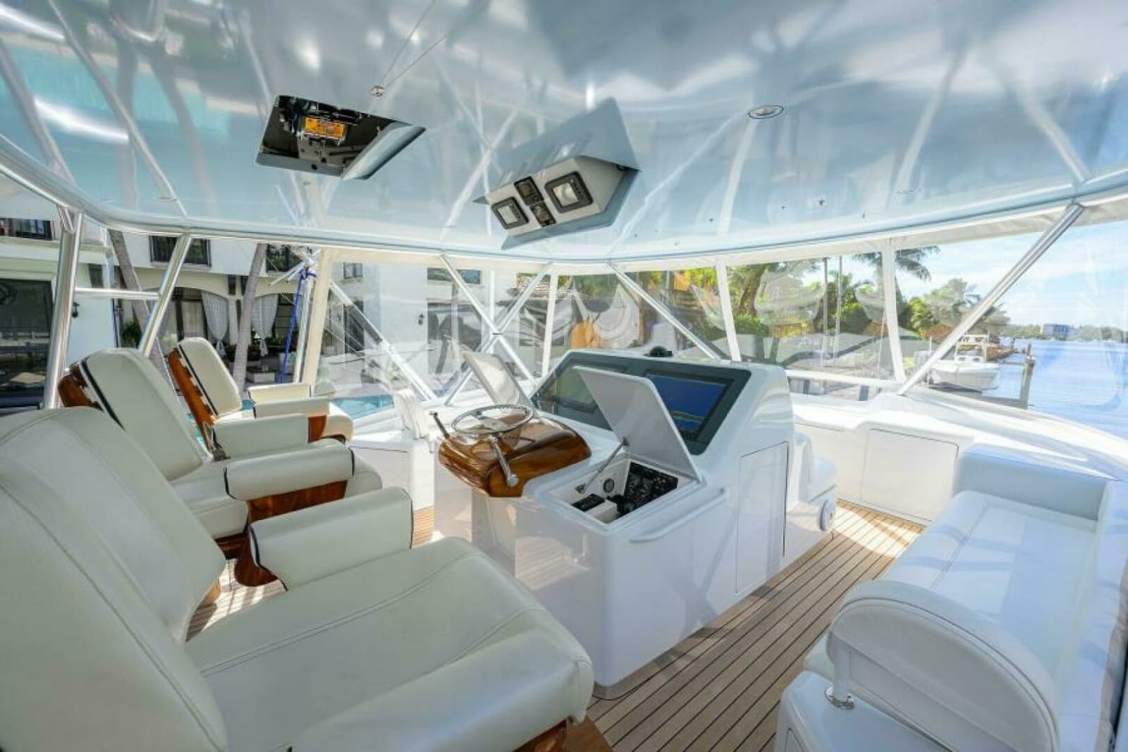 2008 Viking 60 Convertible - Photo 18