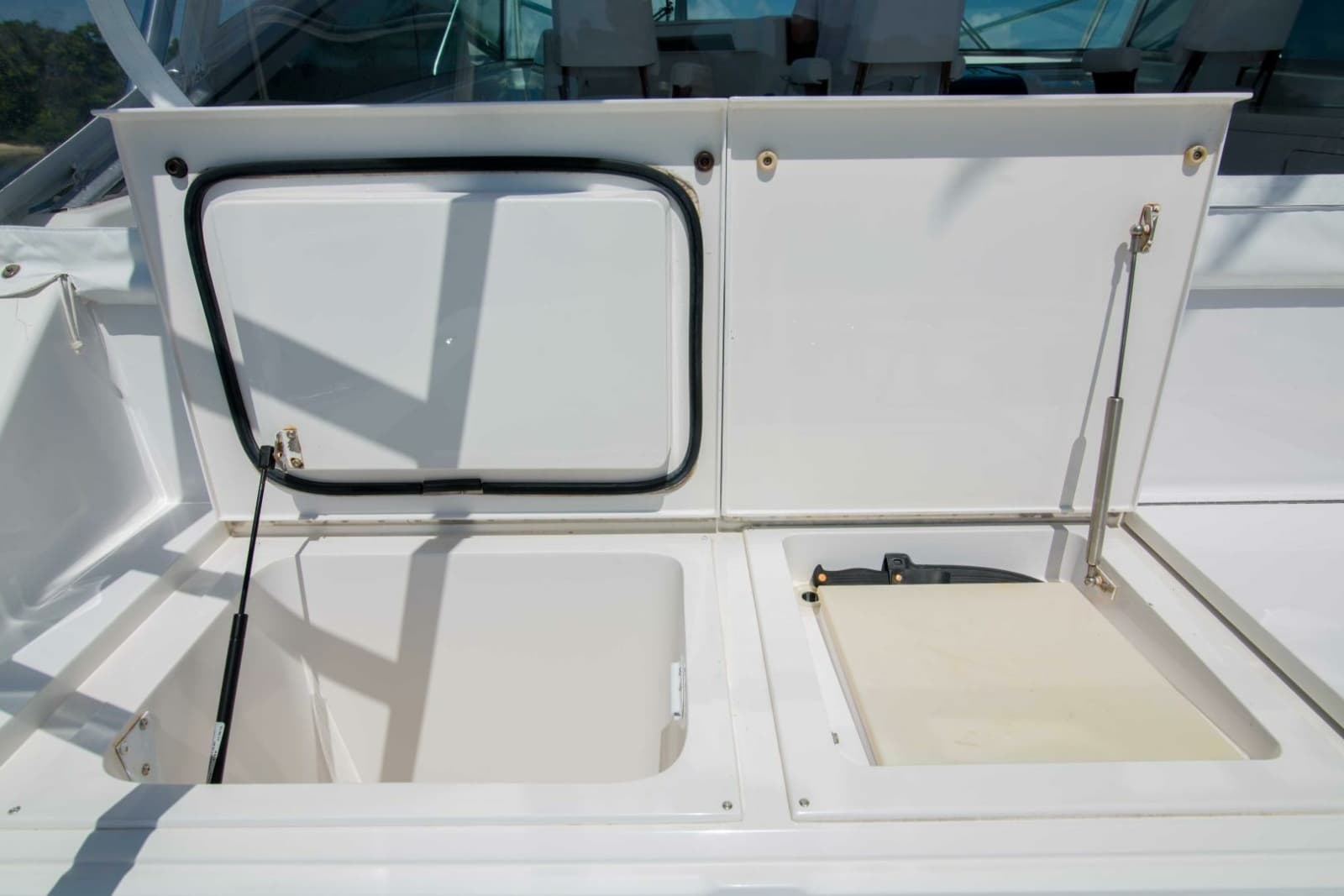 2001 Viking 50 Express - Photo 44